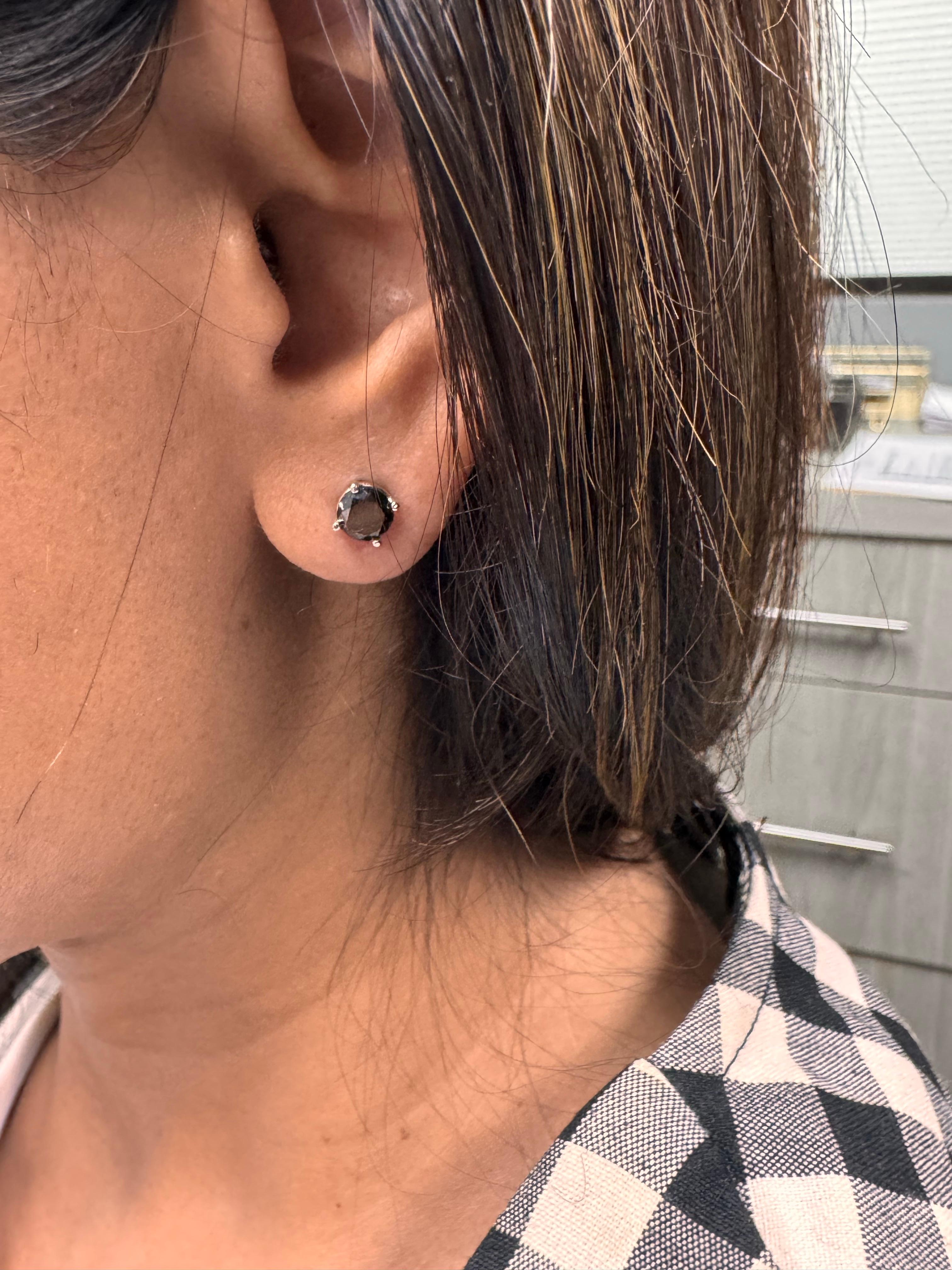 Boucles d'oreilles en or blanc 14 carats avec diamant noir Pour femmes en vente