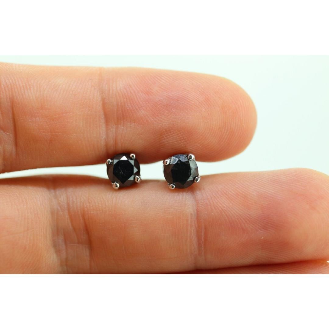Boucles d'oreilles en diamant noir. Boucles d'oreilles 14k avec 1,67ctw de diamants. Noir de jais. en vente 1