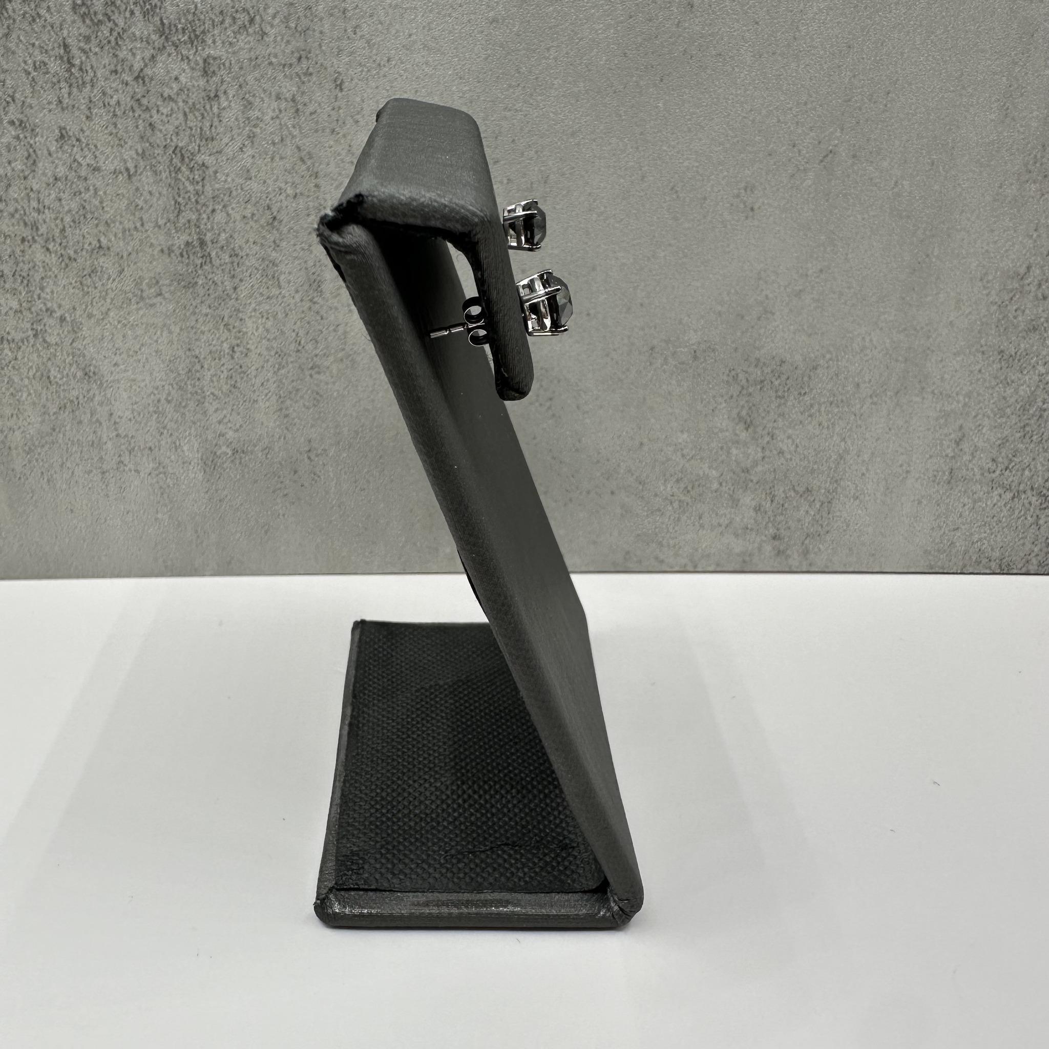 Taille ronde Boucles d'oreilles en or blanc 10kt diamant noir - 2ctw, 4 Prong, New en vente