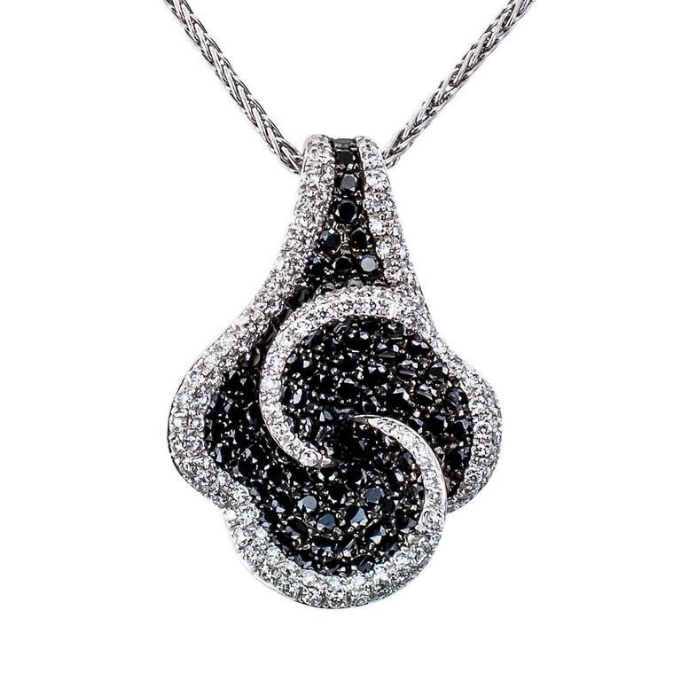 Black Diamond White Diamond Gold Slide Pendant In Excellent Condition In Los Angeles, CA