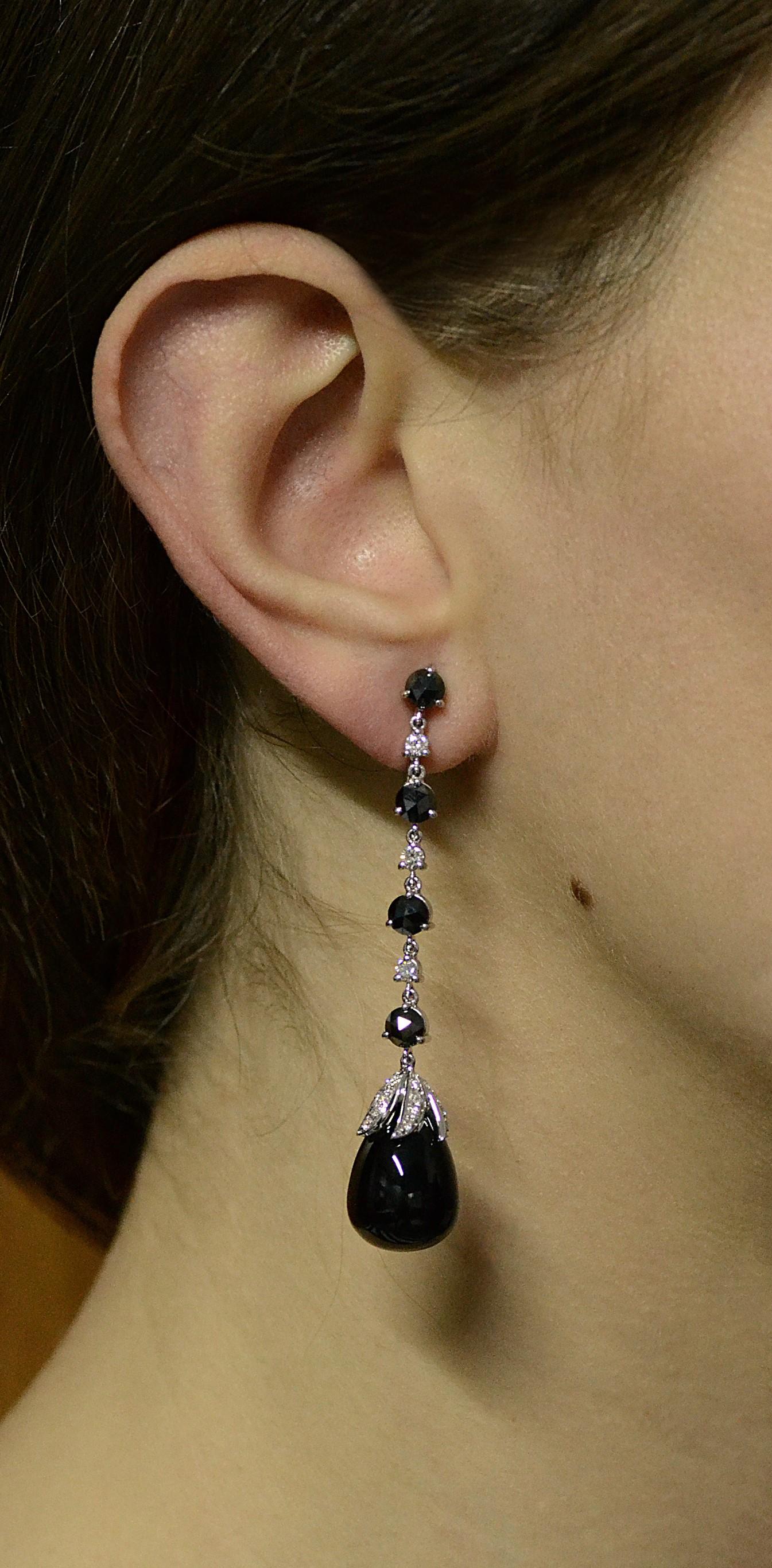 Contemporary Black Diamonds White Diamonds Onyx 18 KT White Gold Long Made in Italy Earrings