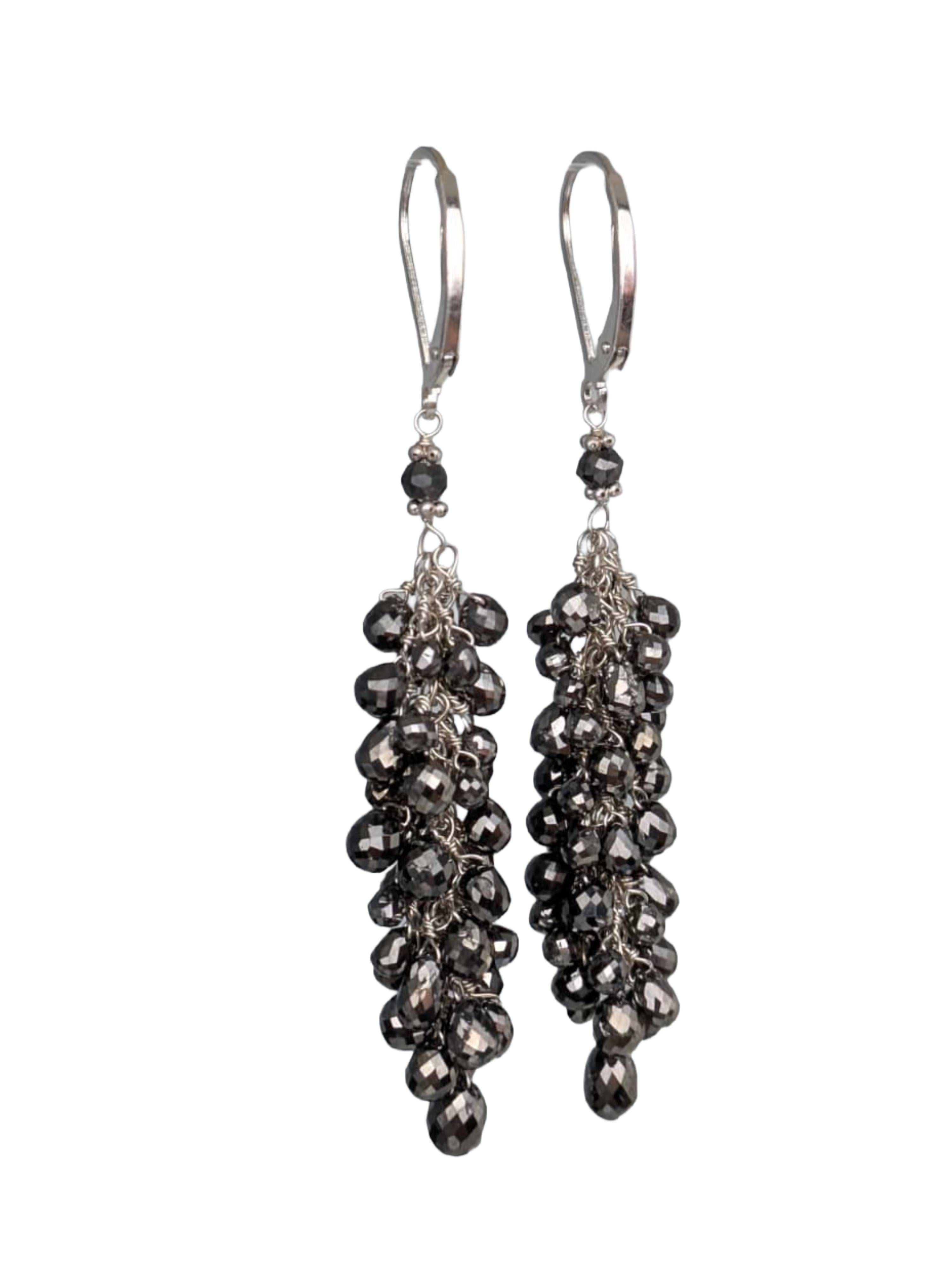 Perle Boucles d'oreilles en or blanc 14K avec briolette en diamant noir (21.00ct) en vente