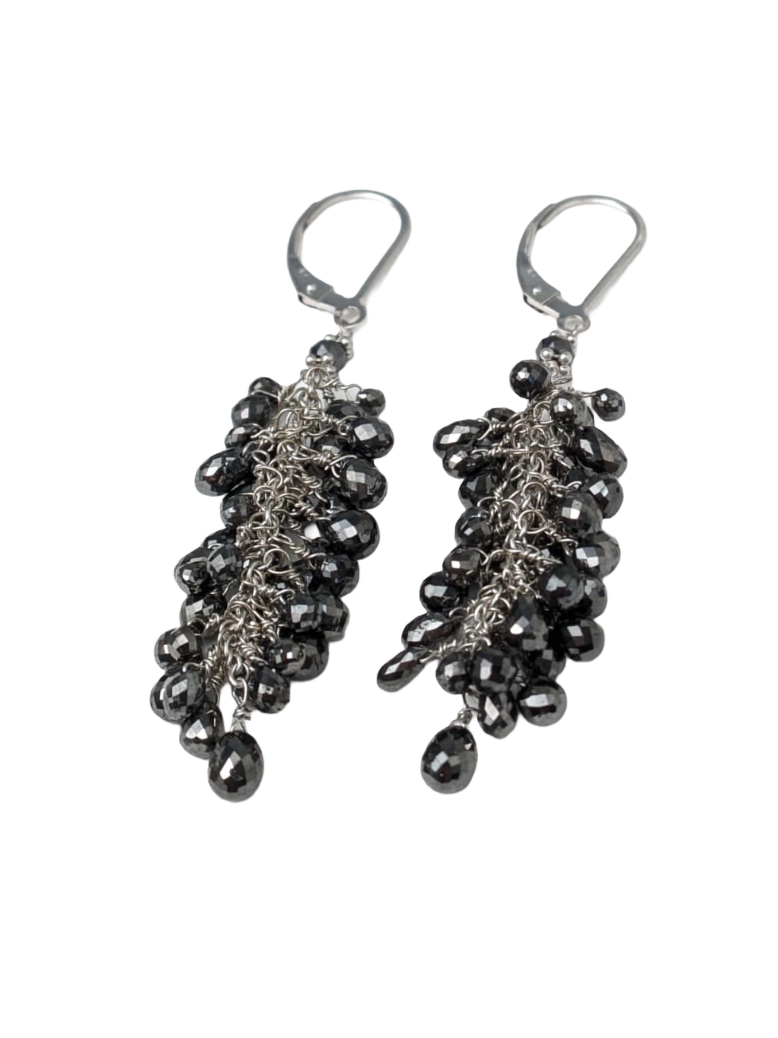 Boucles d'oreilles en or blanc 14K avec briolette en diamant noir (21.00ct) Neuf - En vente à New York, NY
