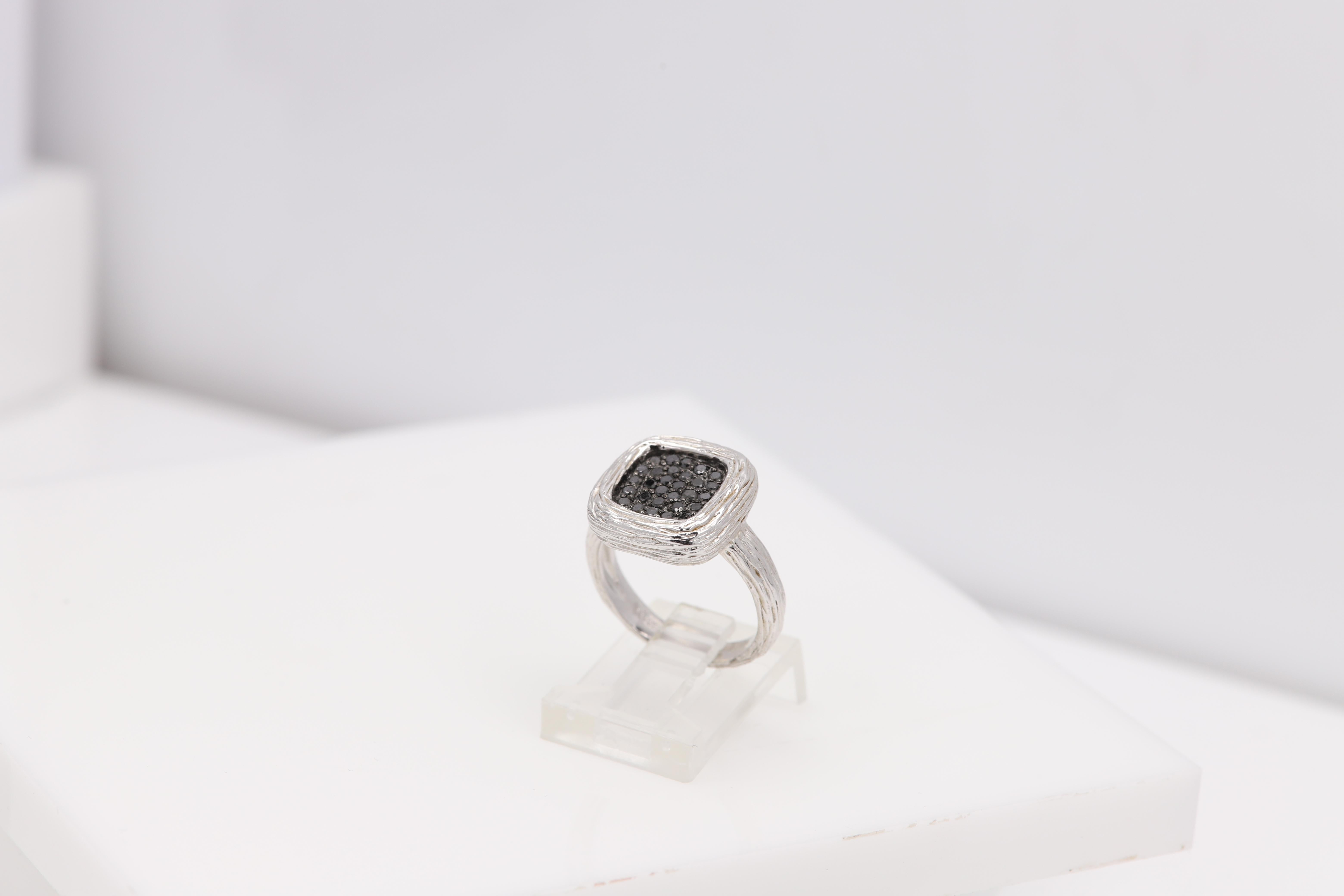 Black Diamonds Ring Sterling Silver 925 and Black Diamonds Square Cluster Design In New Condition For Sale In Brooklyn, NY