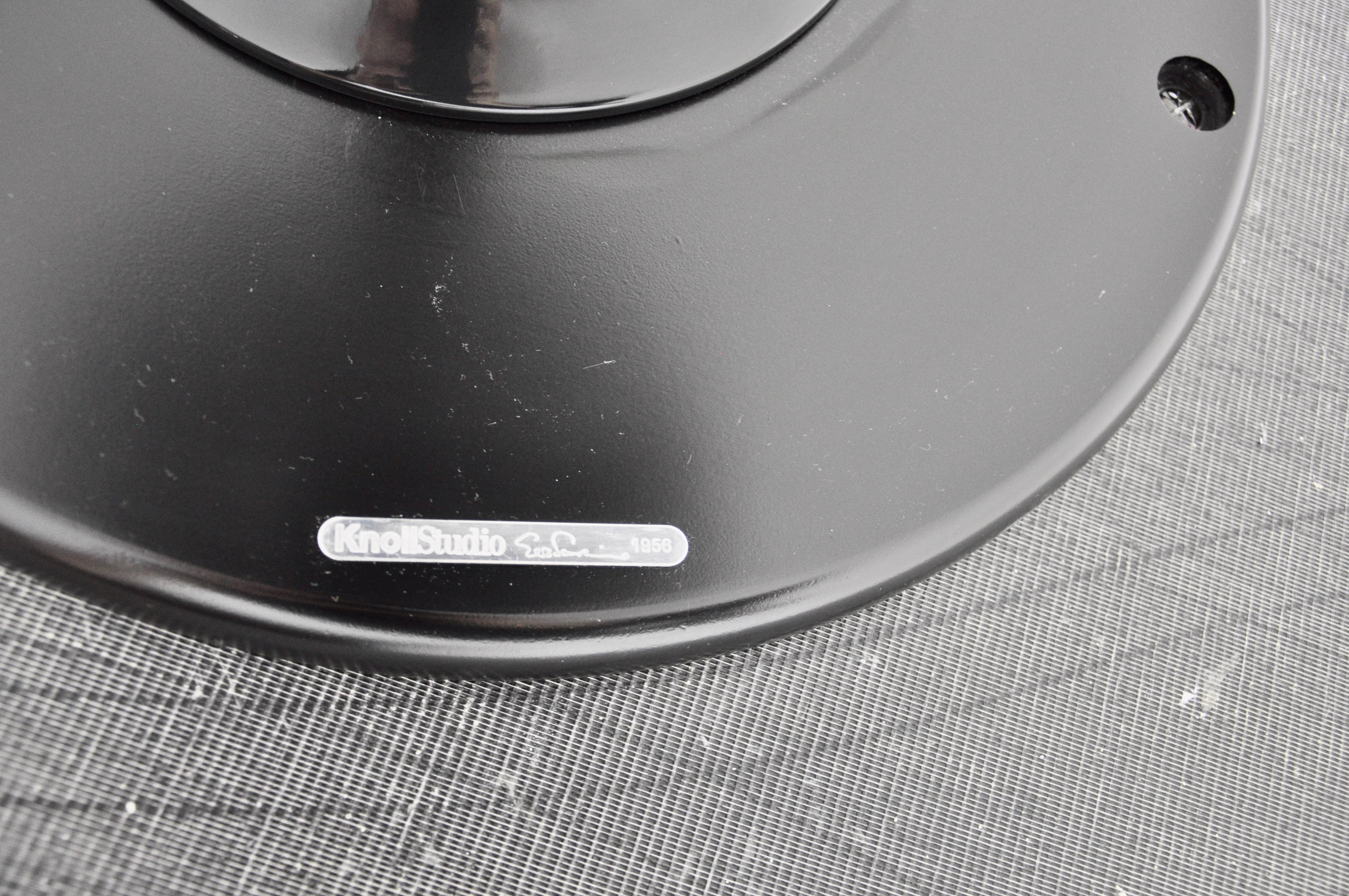 Table de salle à manger noire par Eero Saarinen pour Knoll en vente 2