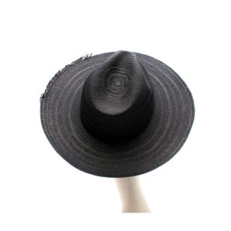 Black distressed raffia Waikiki wide brim hat In Excellent Condition For Sale In London, GB