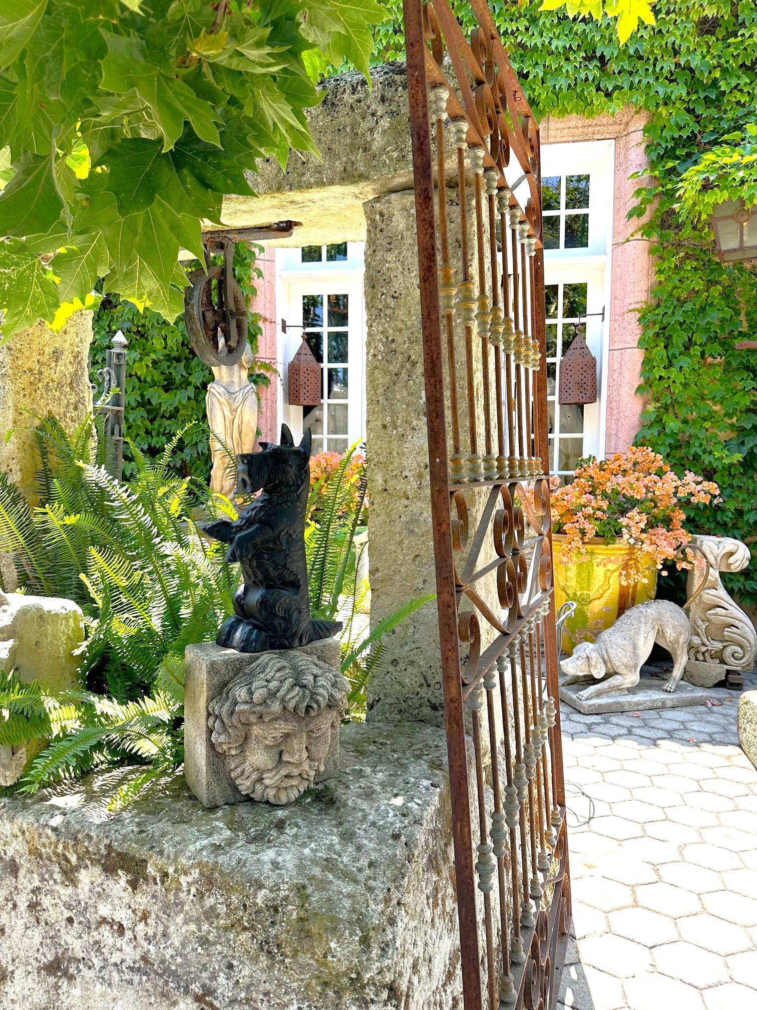 Perro negro Tope de puerta de hierro fundido pintado a mano Objeto decorativo Regalo de inauguración de una casa Hecho a mano en venta