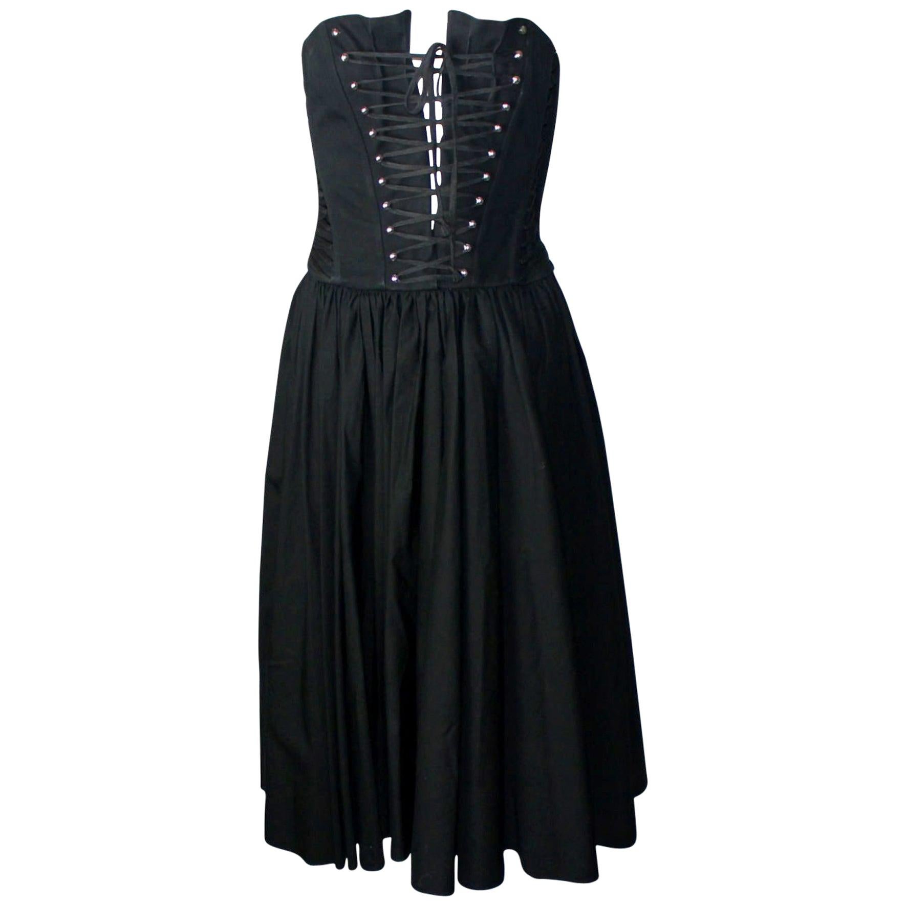 DOLCE & GABBANA Black Hourglass Boned Corset Lace Up Dress 42 In Good Condition For Sale In Switzerland, CH