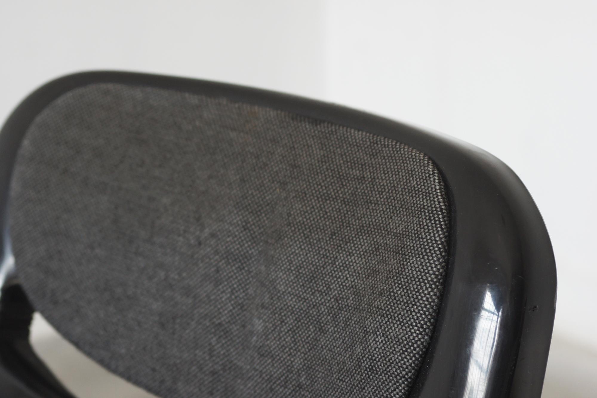 Fin du 20e siècle Chaise dorsale noire par G. Piretti & E. Ambas, Italie, années 1980 en vente
