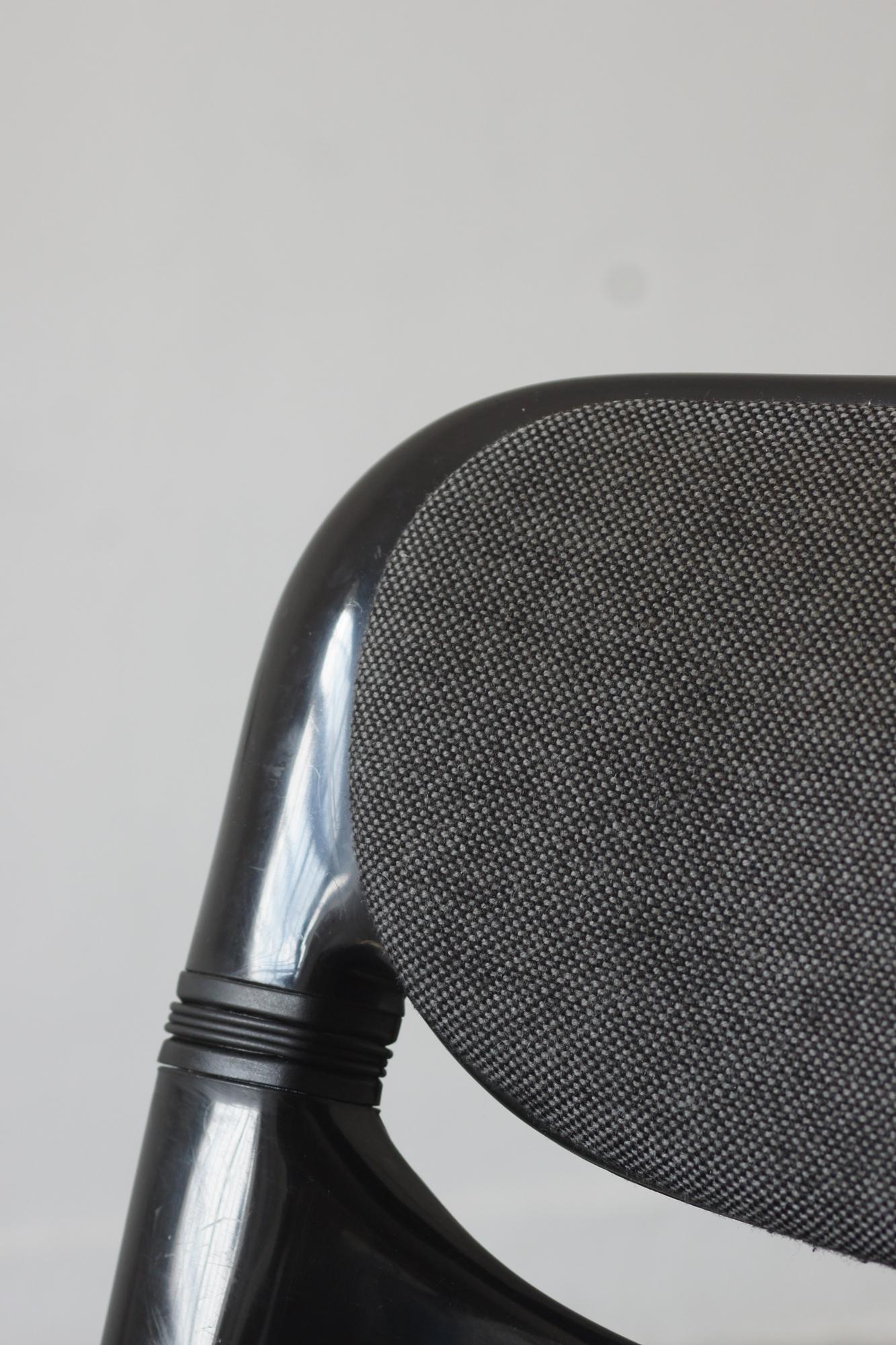 Chaise dorsale noire par G. Piretti & E. Ambas, Italie, années 1980 en vente 1