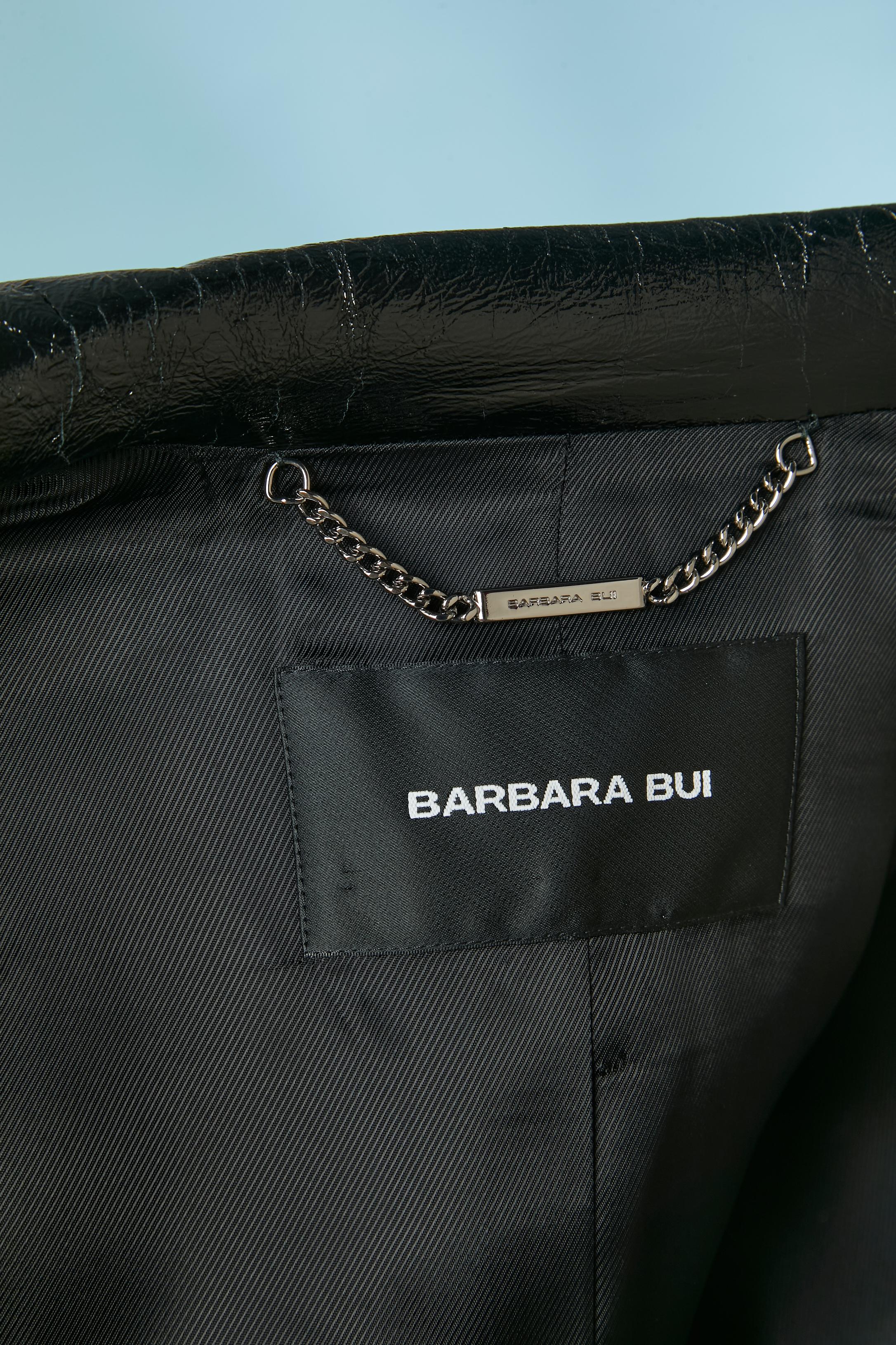 Manteau noir à double boutonnage en cuir verni BARBARA Bui en vente 2