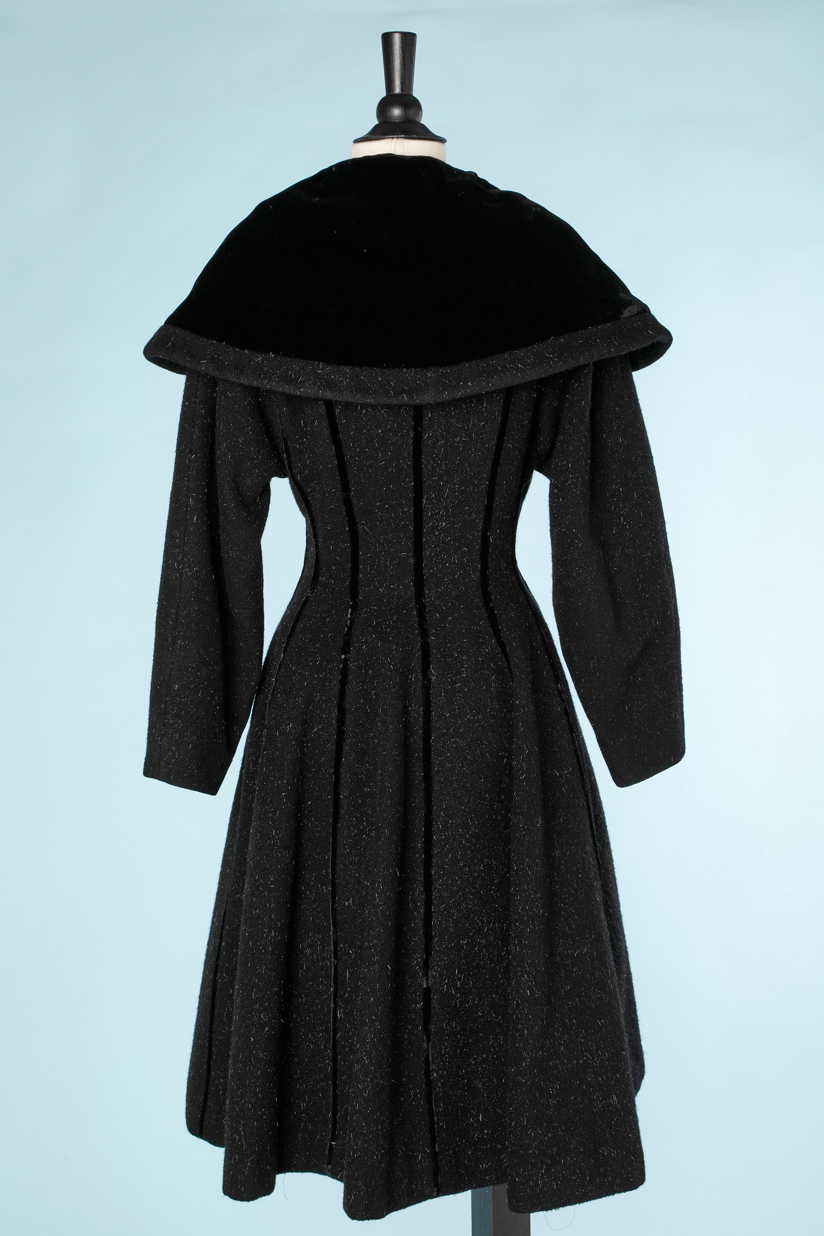 Manteau noir à double boutonnage et col en velours The Lilli Ann Circa 1940's  Pour femmes en vente