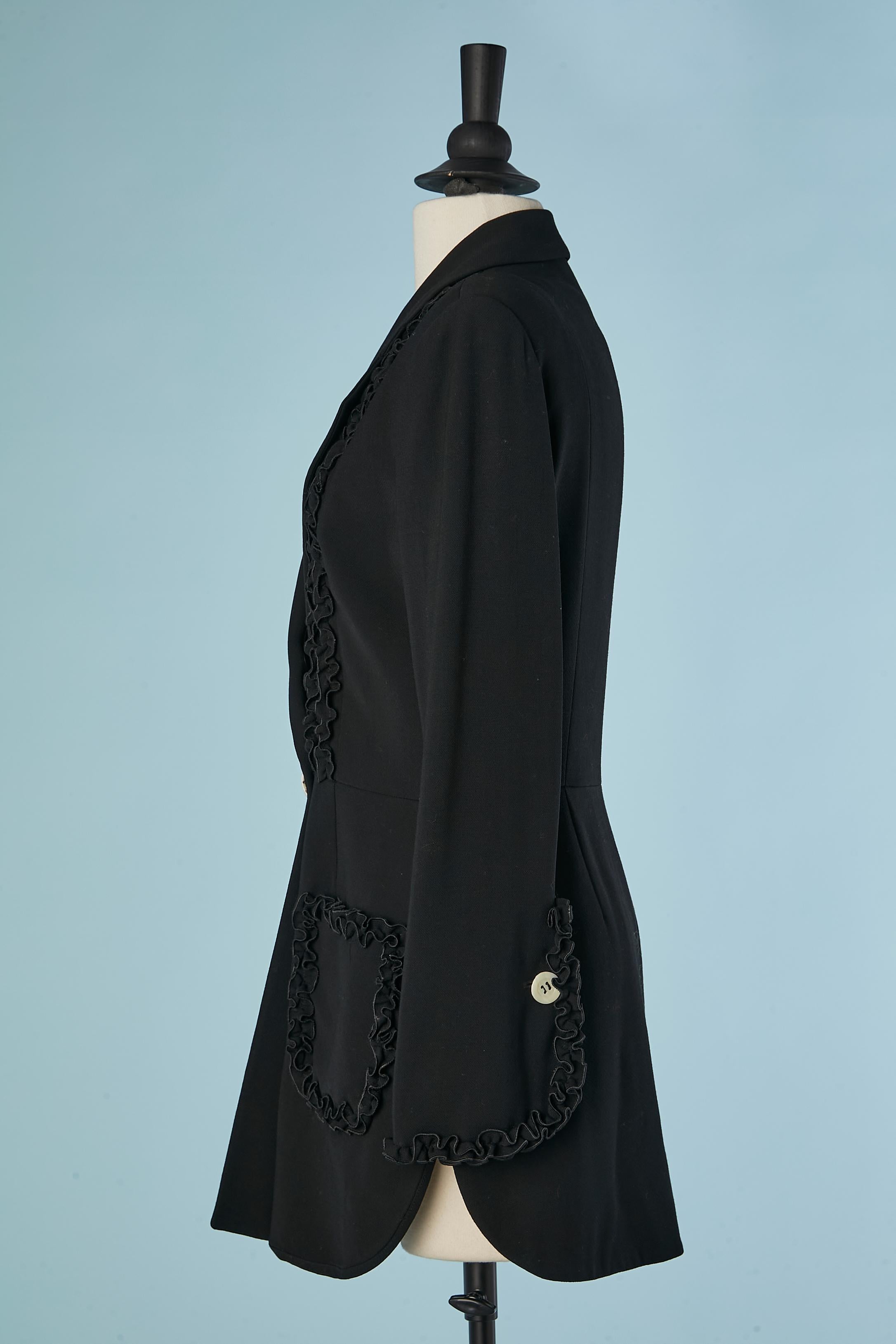 Veste croisée noire à volants CHANTAL THOMASS en vente 1