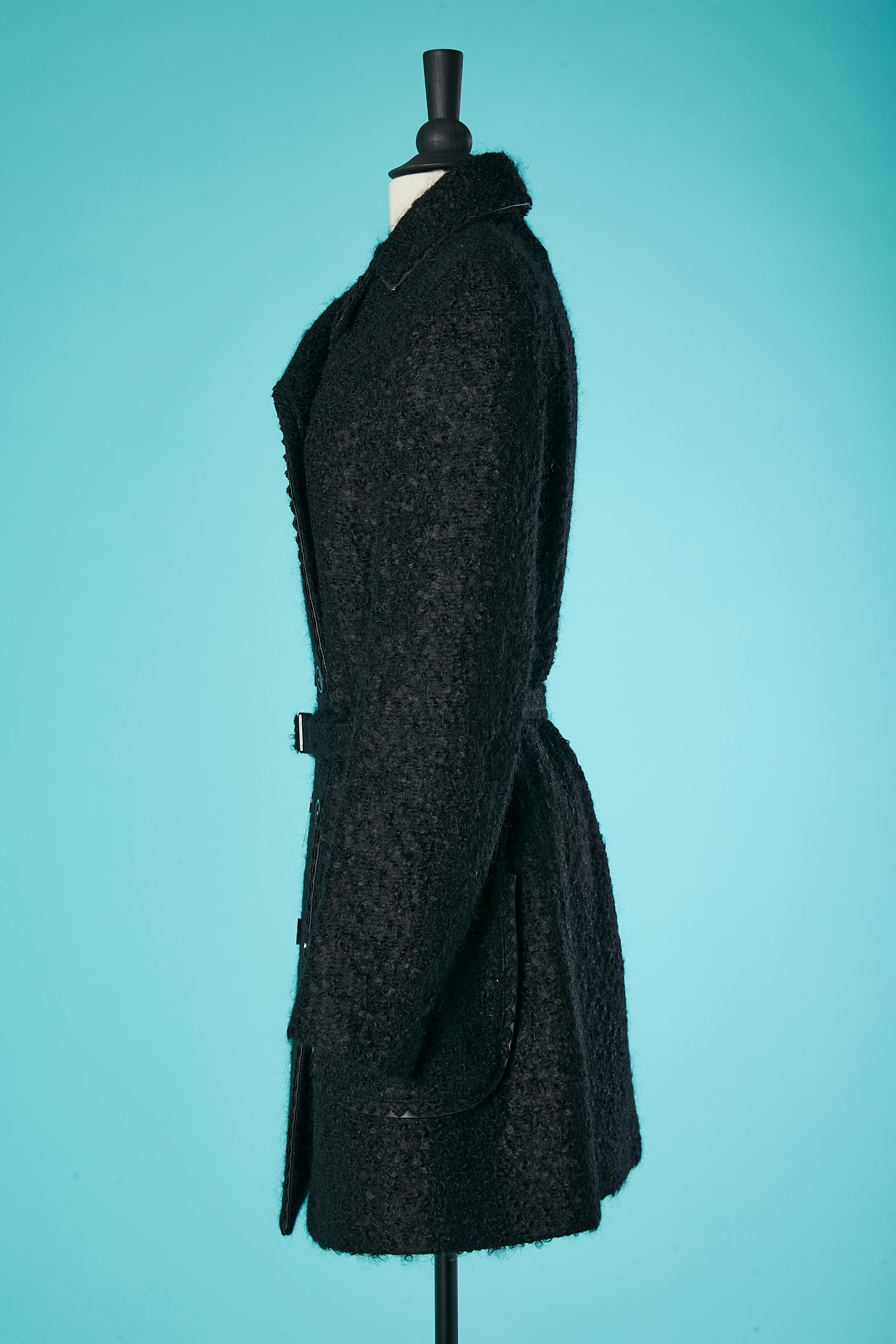 Noir Manteau en laine bouclette à double boutonnage noir avec passepoils en cuir John Galliano  en vente