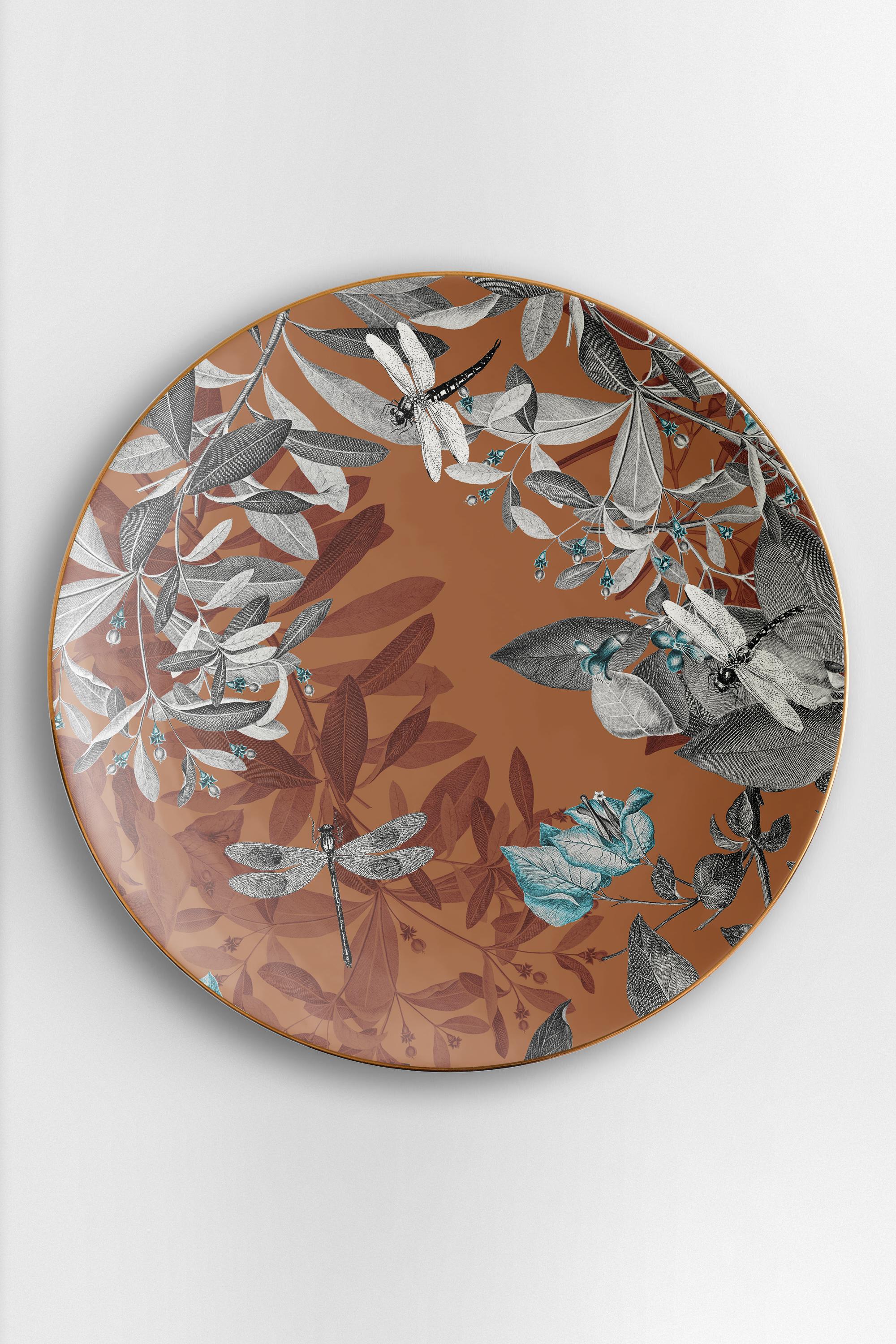 Porcelaine Six assiettes plates contemporaines en porcelaine Noir Dragon avec motif décoratif en vente