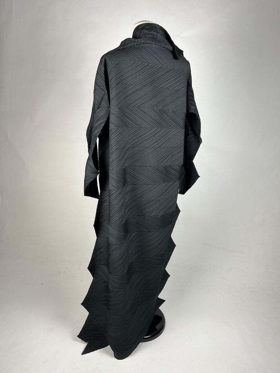 Black Dress by Issey Miyaké Staircase Pleats or Ziggourat - AW Fall 1994-95 For Sale 10