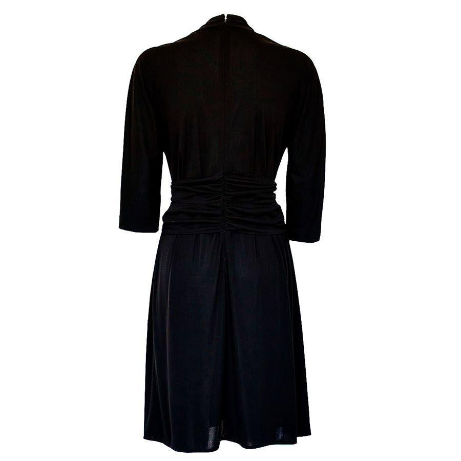 Viscose Schwarz Farbe 3/4 Ärmel Mouth geformt blauen Clip Gesamtlänge von Schulter cm 95 (37,4 Zoll)
