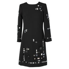 Vestido negro con pedrería Swarovski y pasamanería Marc Jacobs Resort 2016