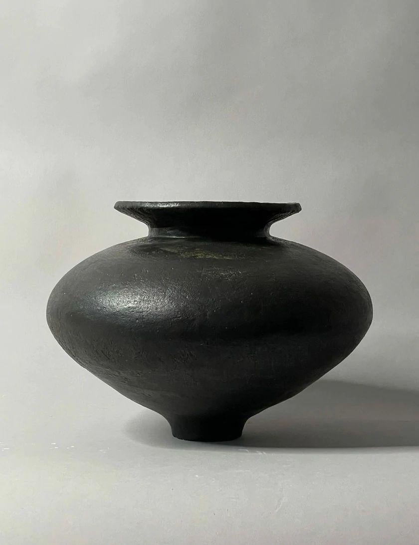 Black Dune .02 by Jane D'Haene.
Dimensions: D 25 x H 20.3 cm.
Materials: Ceramic.


D-HAENE STUDIO is a Brooklyn-based ceramic and design studio created by artist Jane Yang-D’Haene. Born and raised in Korea, Jane draws inspiration from the