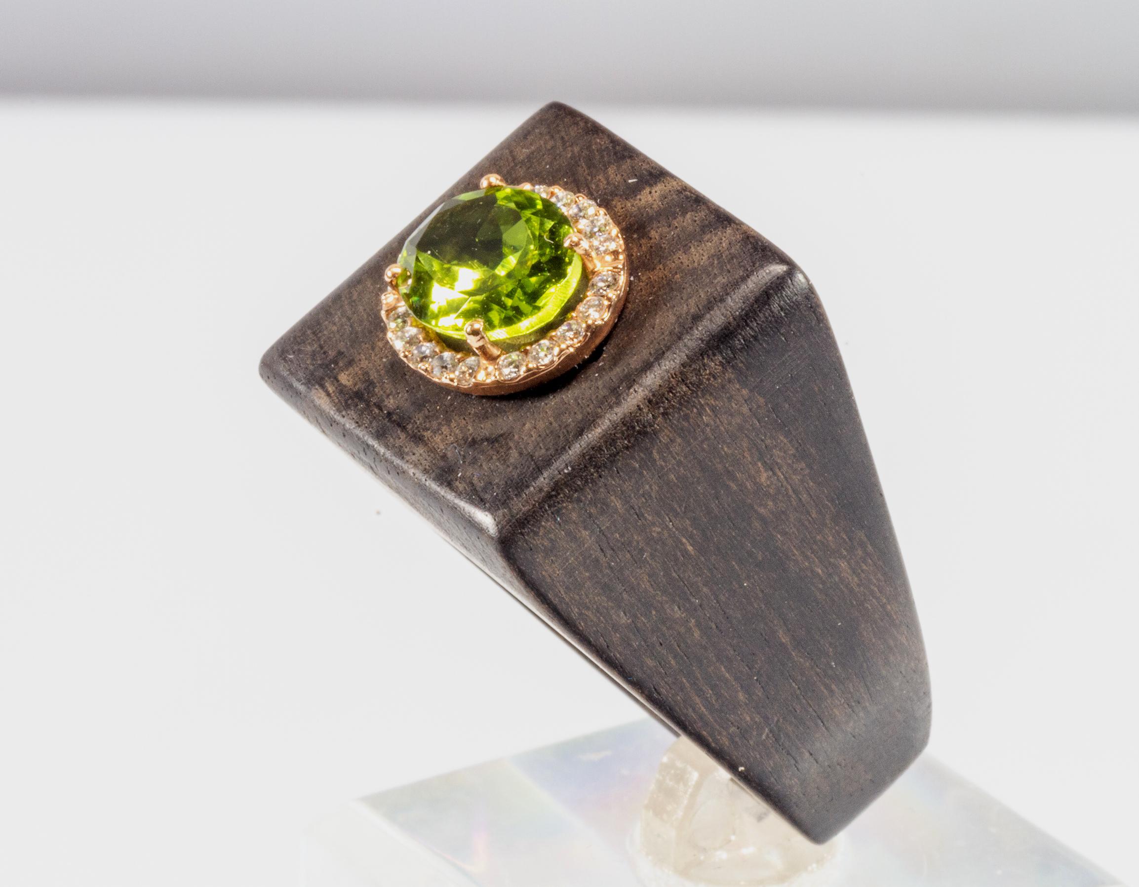 Modern Black Ebony Green Peridot Diamond Rose Gold Ring For Sale