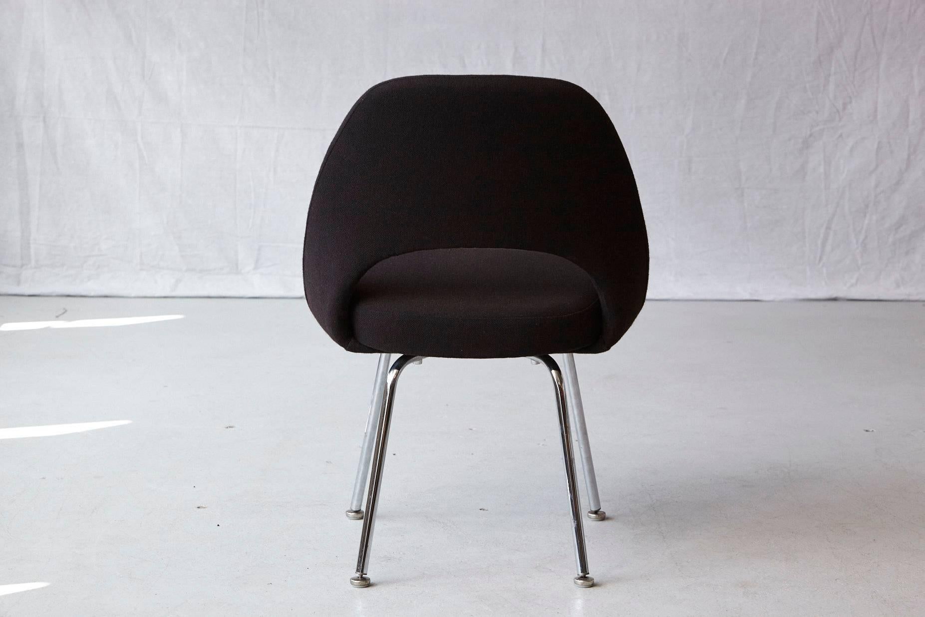Black Eero Saarinen Series 71 Armless Chair for Knoll International In Good Condition For Sale In Aramits, Nouvelle-Aquitaine