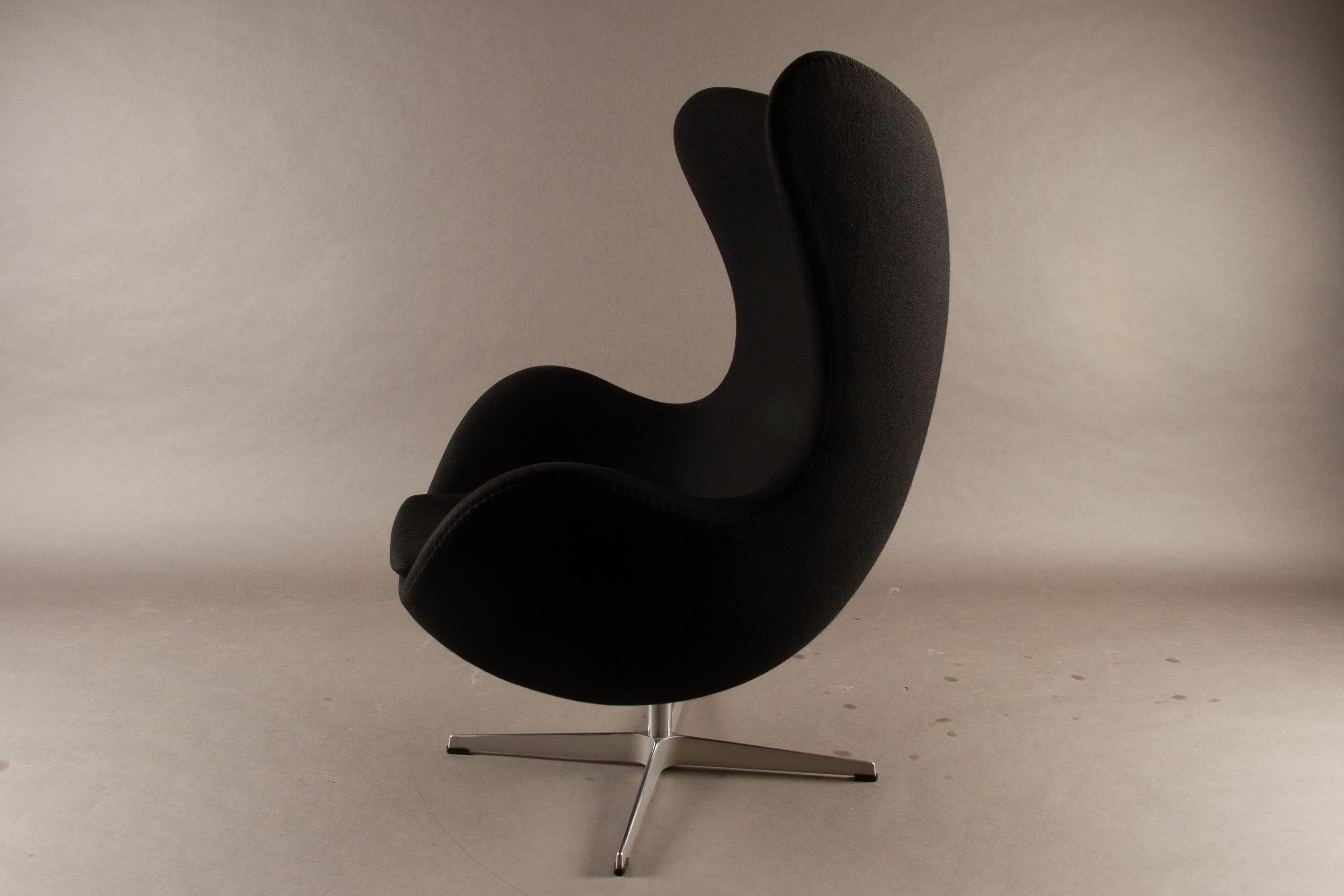 Black Egg Chair 3316 by Arne Jacobsen for Fritz Hansen, 2007 4