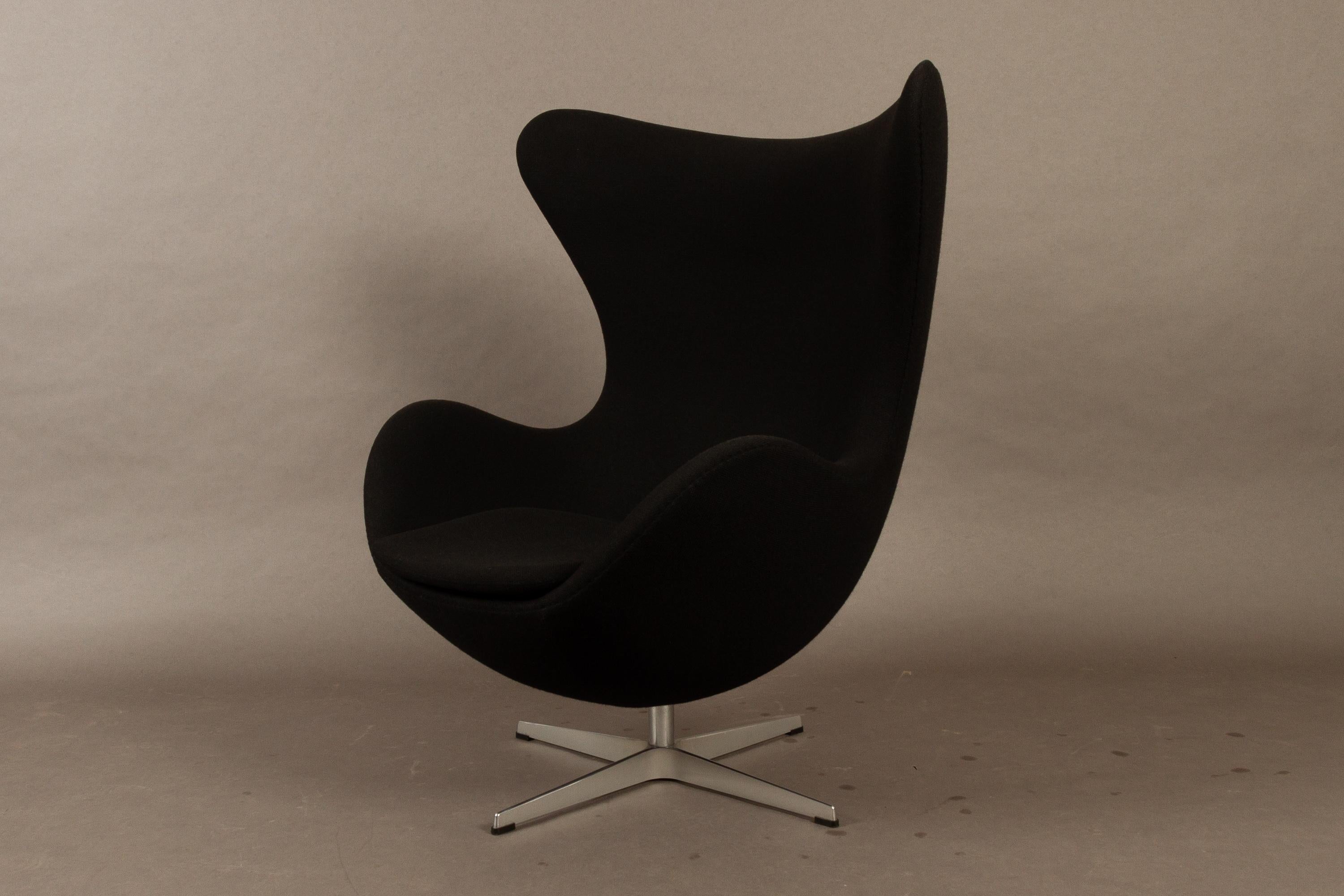 Black Egg Chair 3316 by Arne Jacobsen for Fritz Hansen, 2007 6