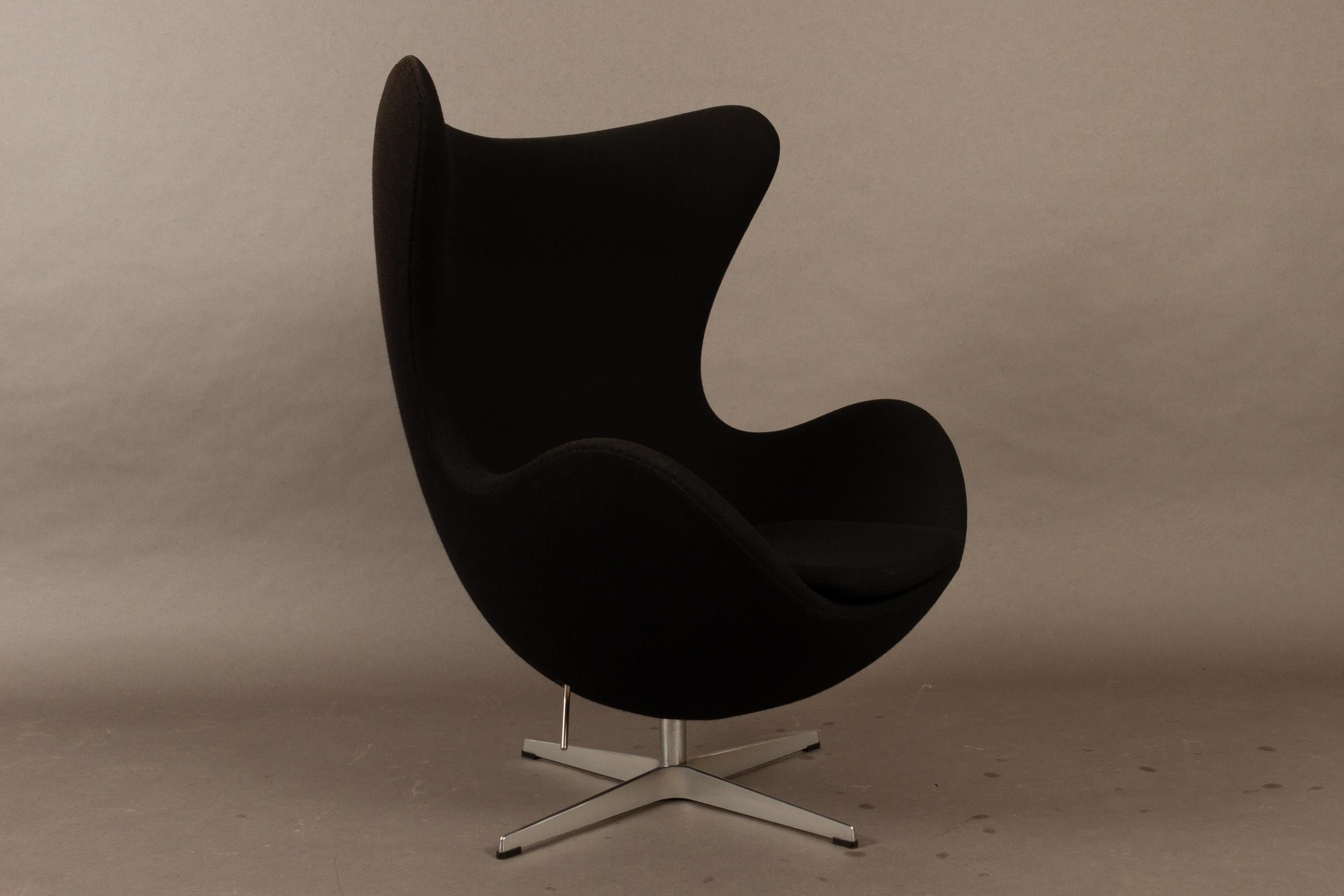 Black Egg Chair 3316 by Arne Jacobsen for Fritz Hansen, 2007 In Excellent Condition In Asaa, DK