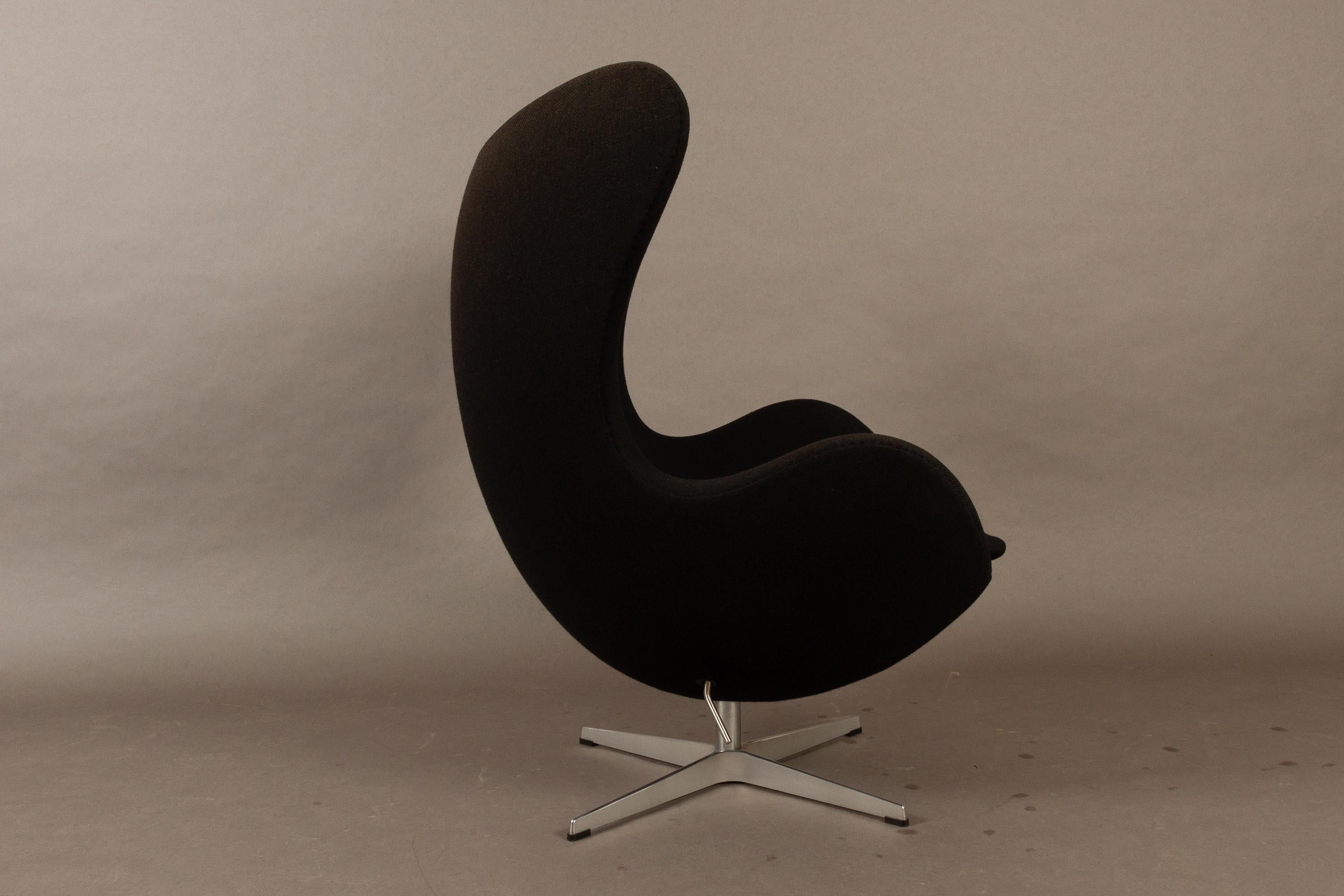 Contemporary Black Egg Chair 3316 by Arne Jacobsen for Fritz Hansen, 2007