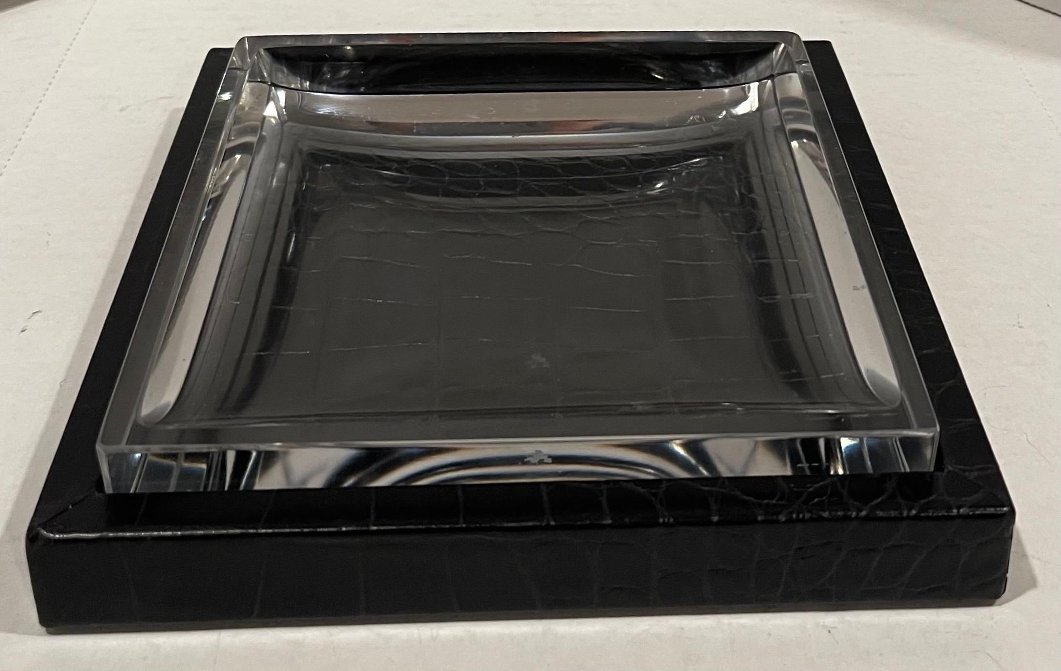 Cenicero cuadrado de cristal e imitación de cocodrilo en cuero negro repujado Cuero en venta