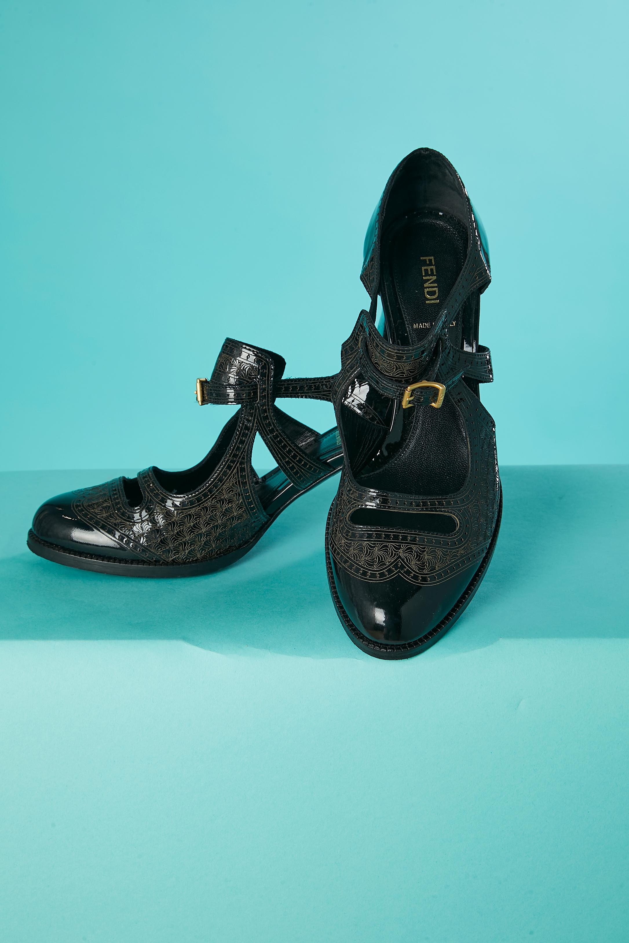 Women's Black embossed leather shoes with cut-work Fendi  For Sale