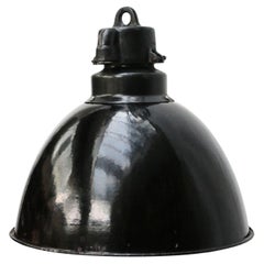 Lampe à suspension industrielle vintage en émail noir des années 1930