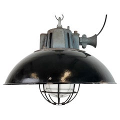 Lampada a sospensione industriale a gabbia in ghisa e smalto nero, anni '1960
