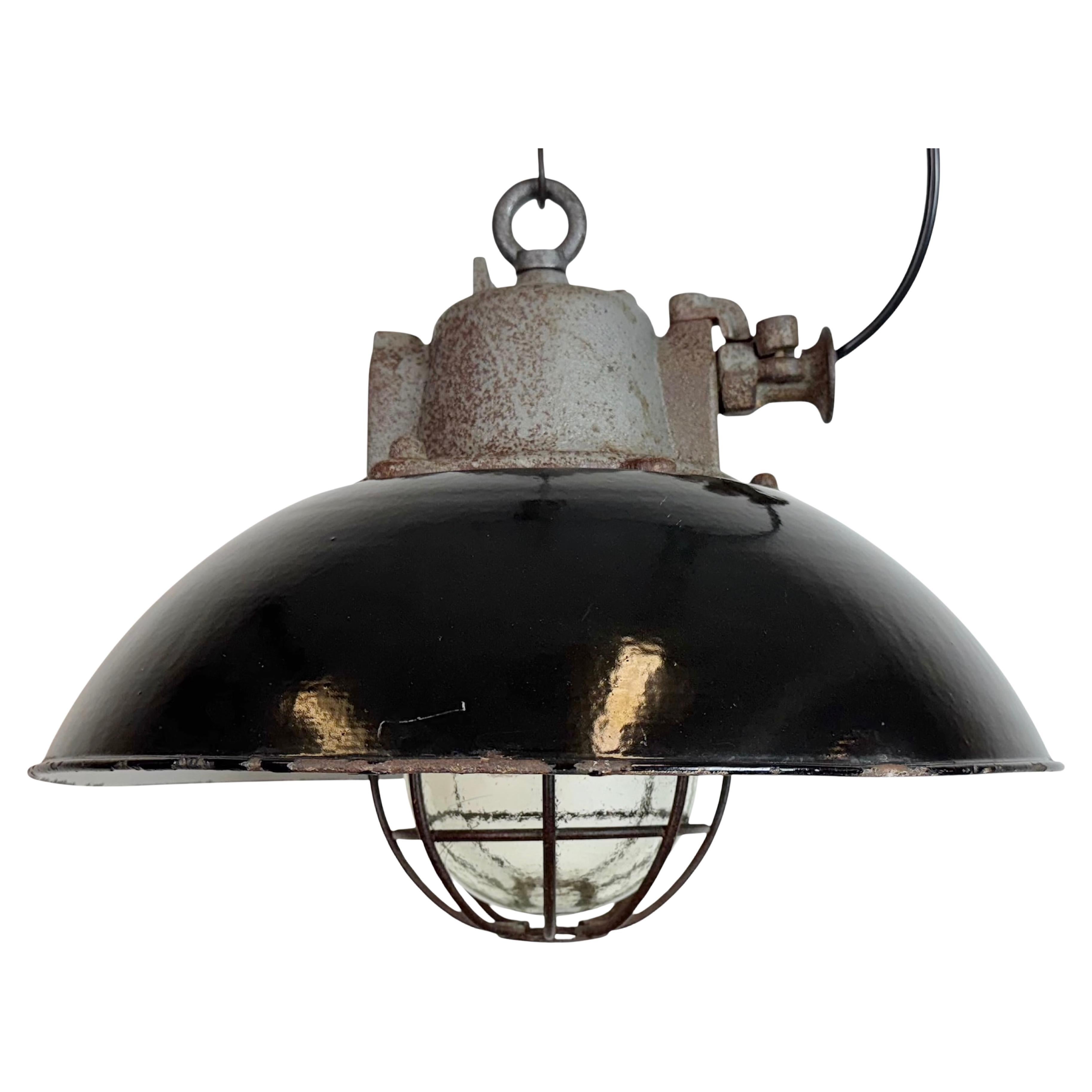 Lampada a sospensione industriale a gabbia in ghisa e smalto nero, anni '1960 in vendita