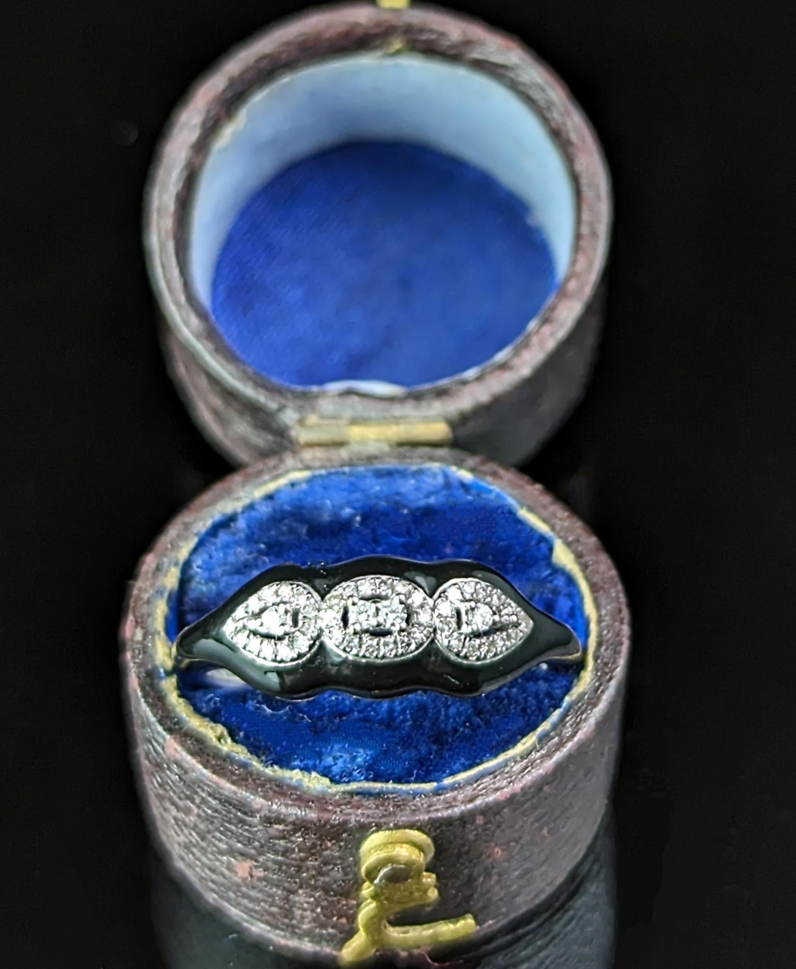 Women's Black enamel and Diamond ring, 18k white gold, Contemporary  For Sale