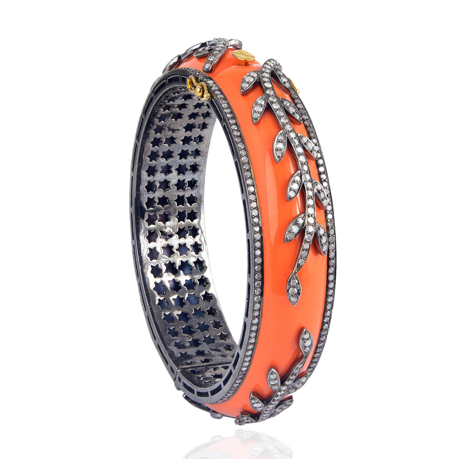 Taglio a rosa Bangle con smalto nero e diamanti taglio rosa in oro 18kt e argento ossidato in vendita