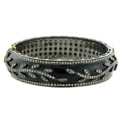 Brazalete de esmalte negro con diamantes talla rosa de oro de 18 quilates y plata oxidada