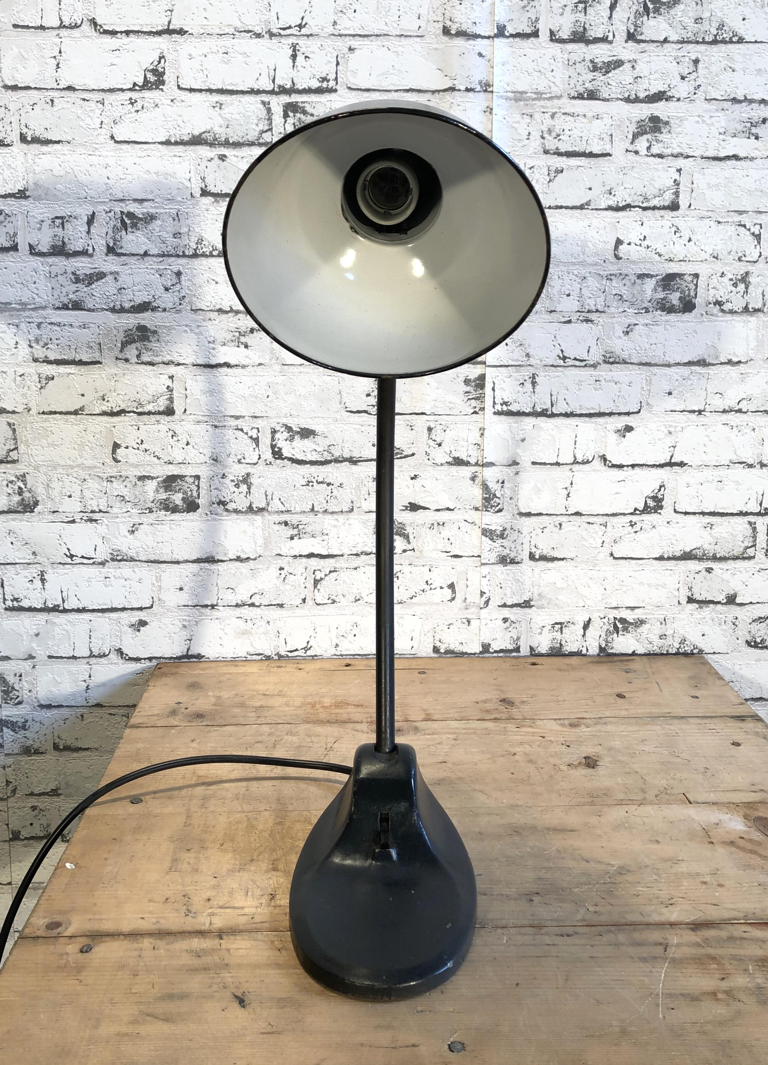 Black Enamel Bauhaus Industrial Desk Lamp From Siemens, 1930s In Good Condition In Kojetice, CZ
