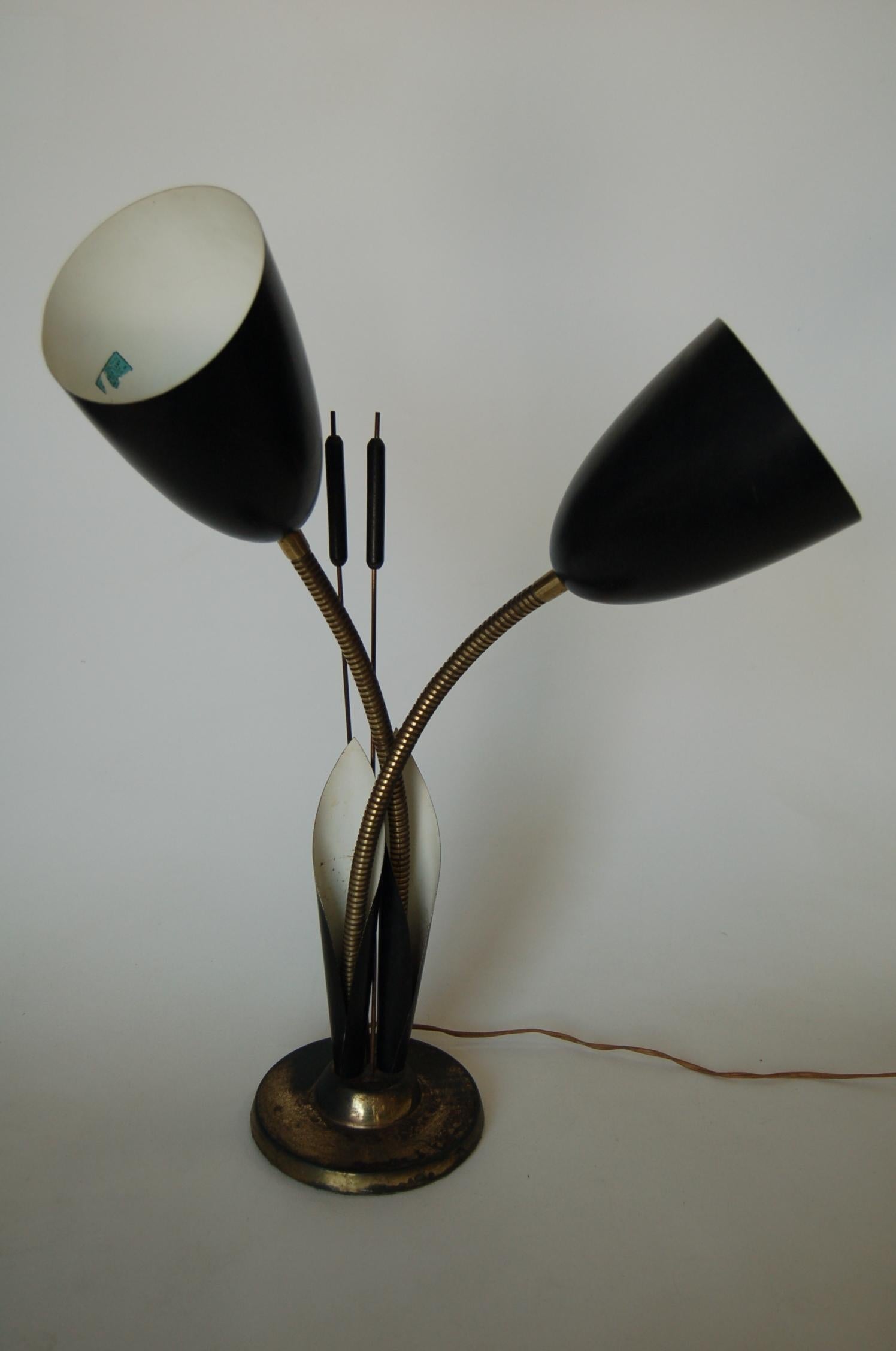 Black metal and brass midcentury double gooseneck adjustable flex arm calla lily cone desk table lamp on brass base. 3 way light switch.

Measures: 7