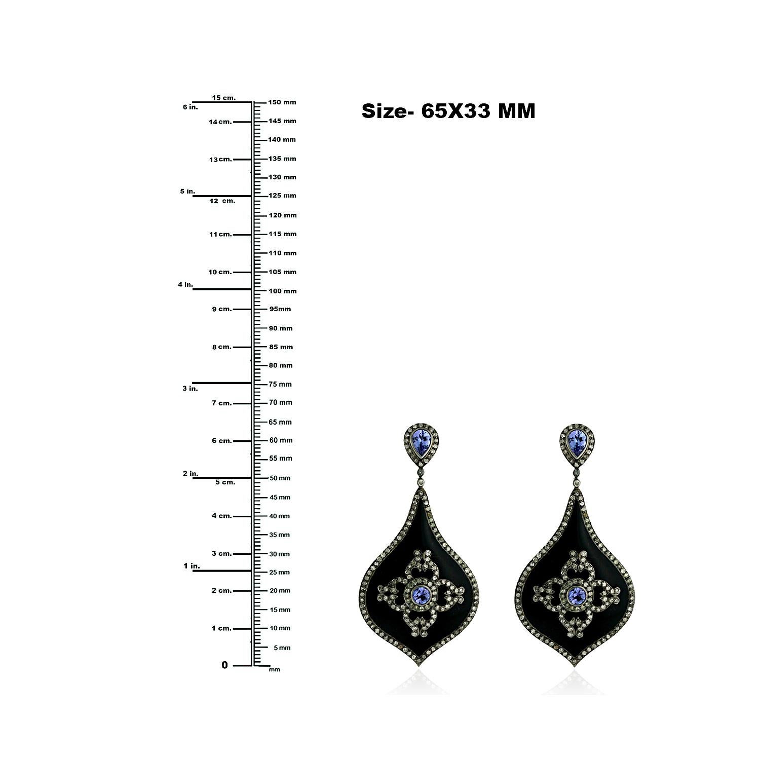 Taglio misto Orecchini a pendente con smalto nero, tanzanite e diamanti in oro 18 carati in vendita