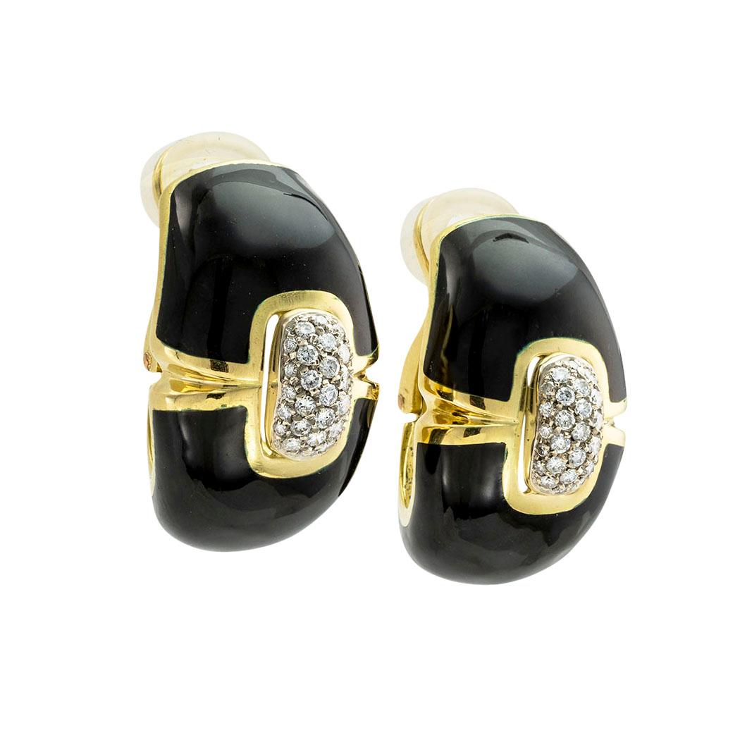 Moderne Boucles d'oreilles en émail noir et diamants avec clip en or en vente