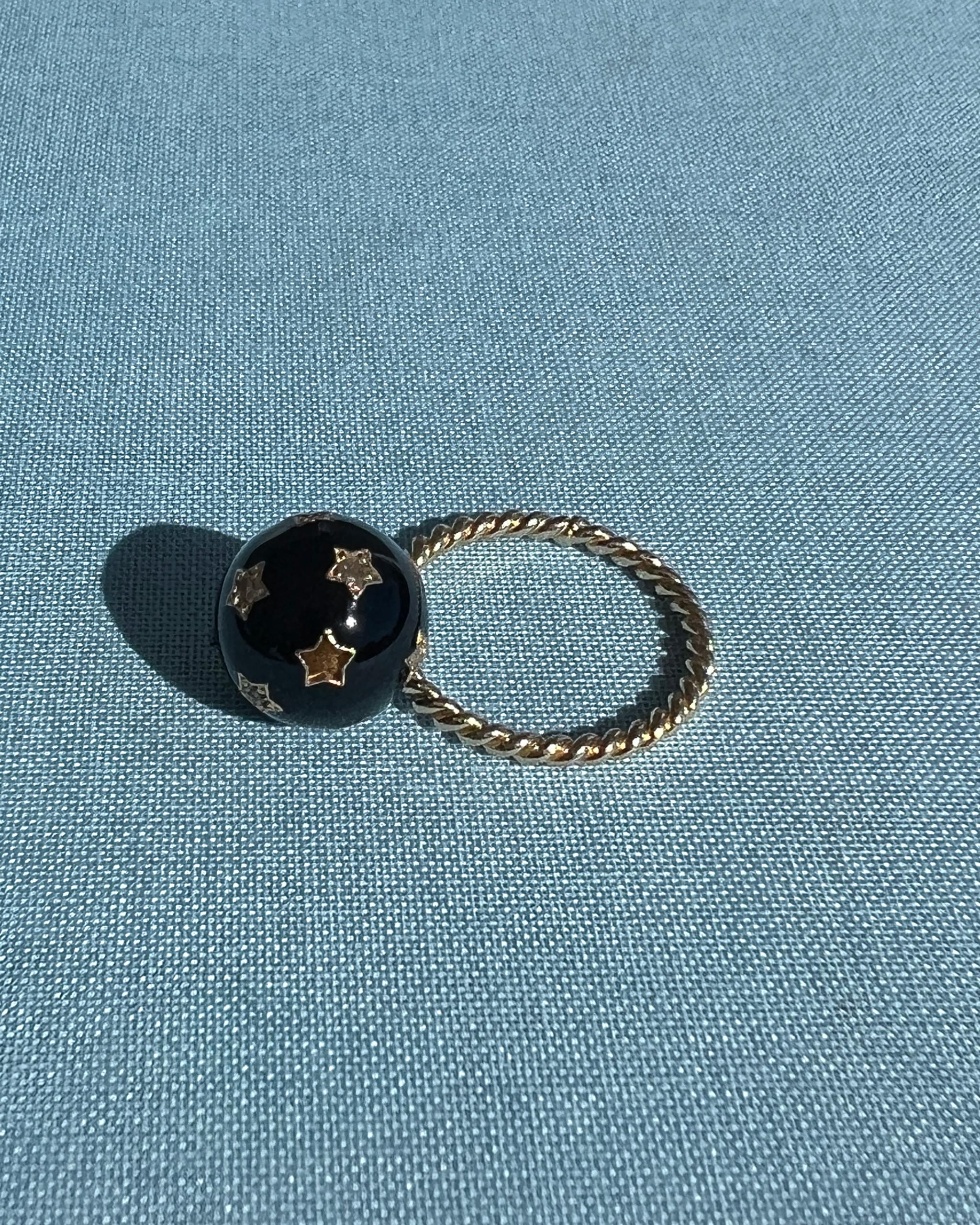 Anello con stella e diamante smaltato nero in vendita 3