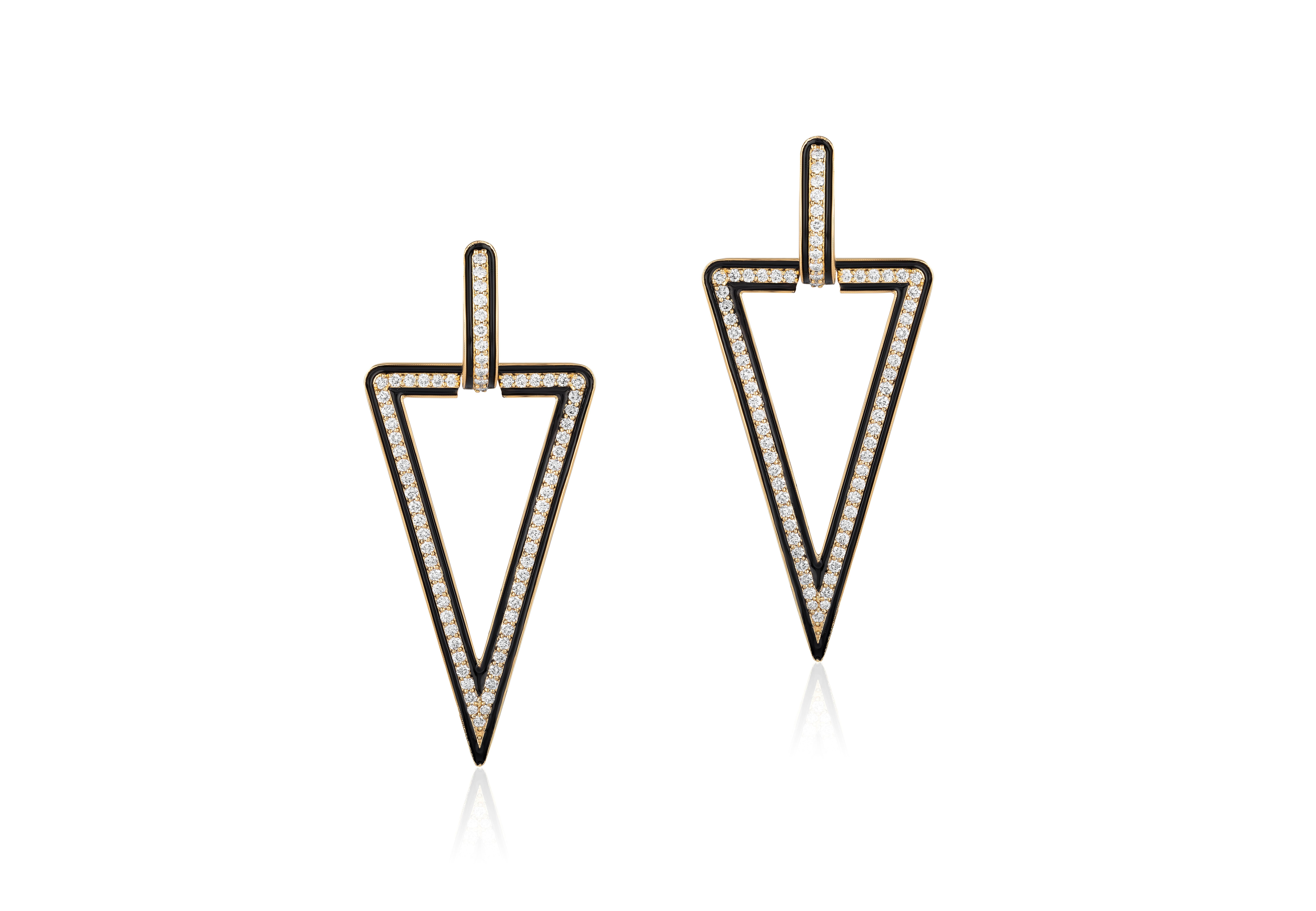 Black Enamel Earrings with Diamonds in 18K Yellow Gold from 'Queen' Collection

 Diamond: G-H / VS, Approx. WT: 1.93 Carats