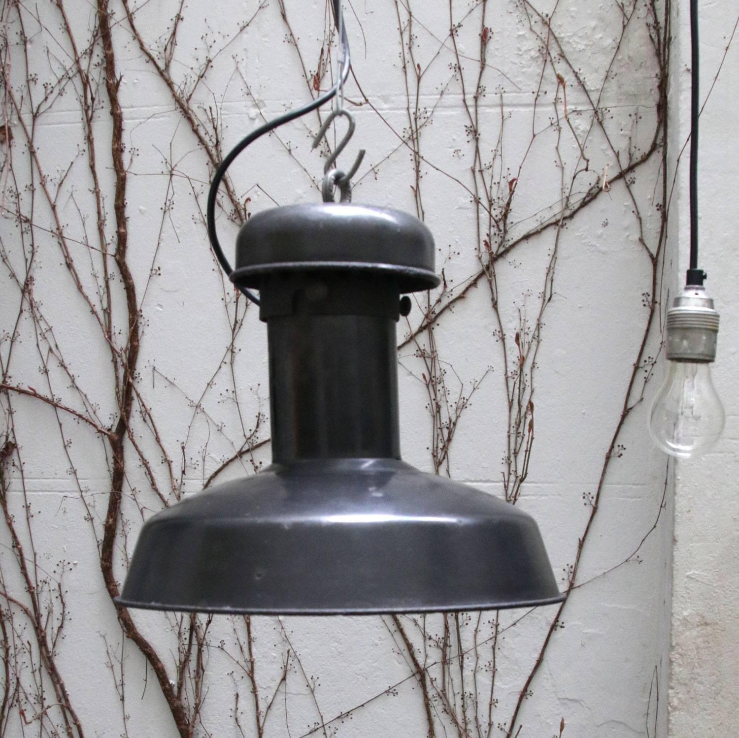 Black Enamel French Factory Light Pendant In Good Condition In Amsterdam, NL