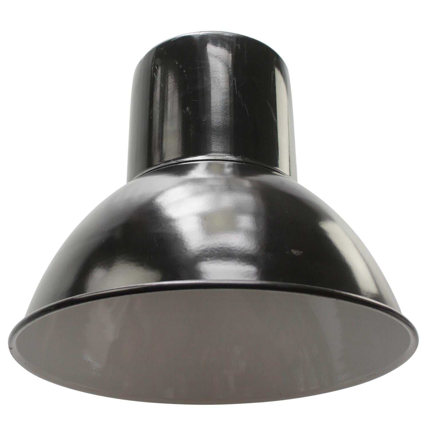 Black Enamel French Vintage Industrial Pendant Lights In Good Condition For Sale In Amsterdam, NL