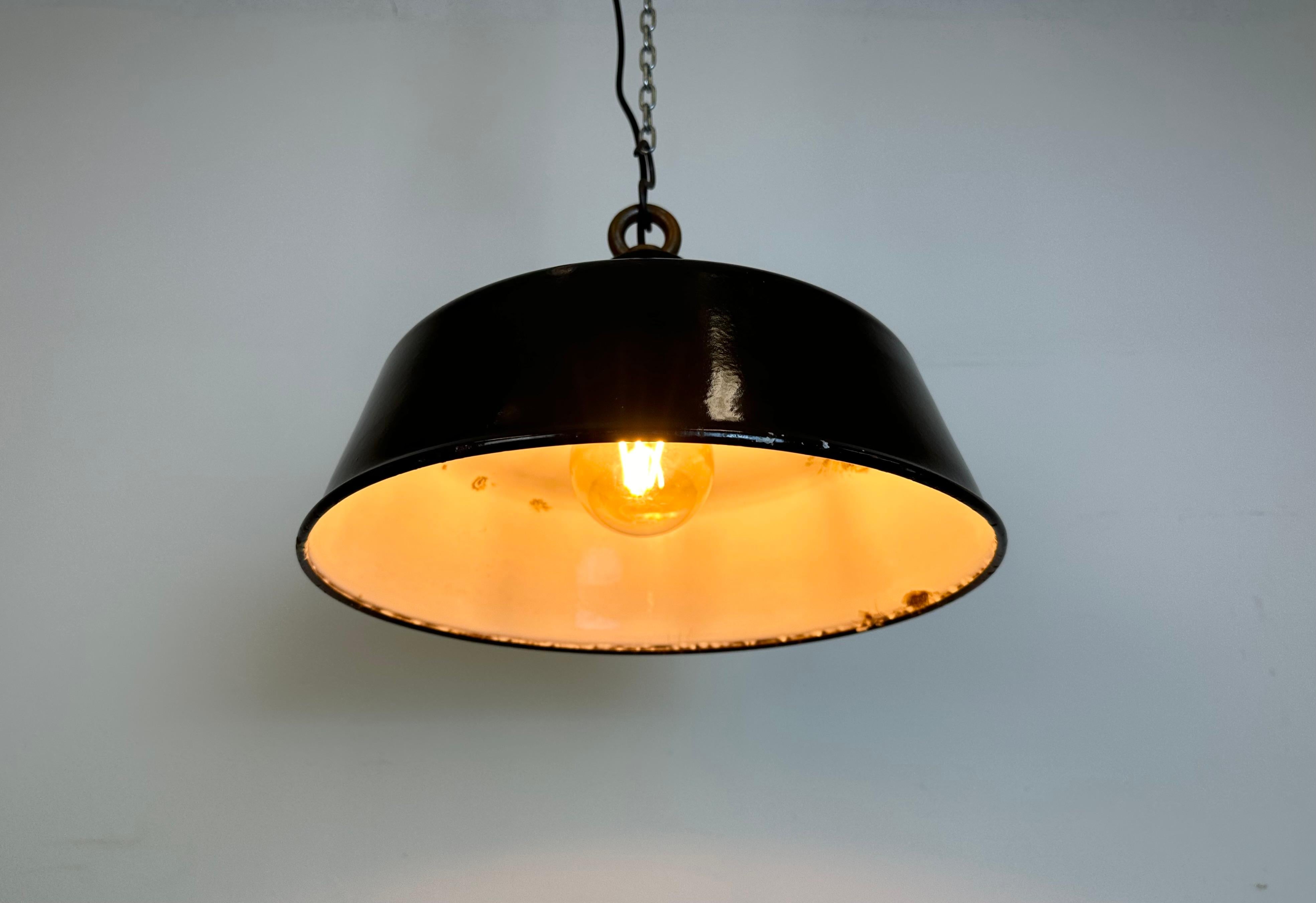 Black Enamel Industrial Pendant Lamp, 1950s For Sale 6
