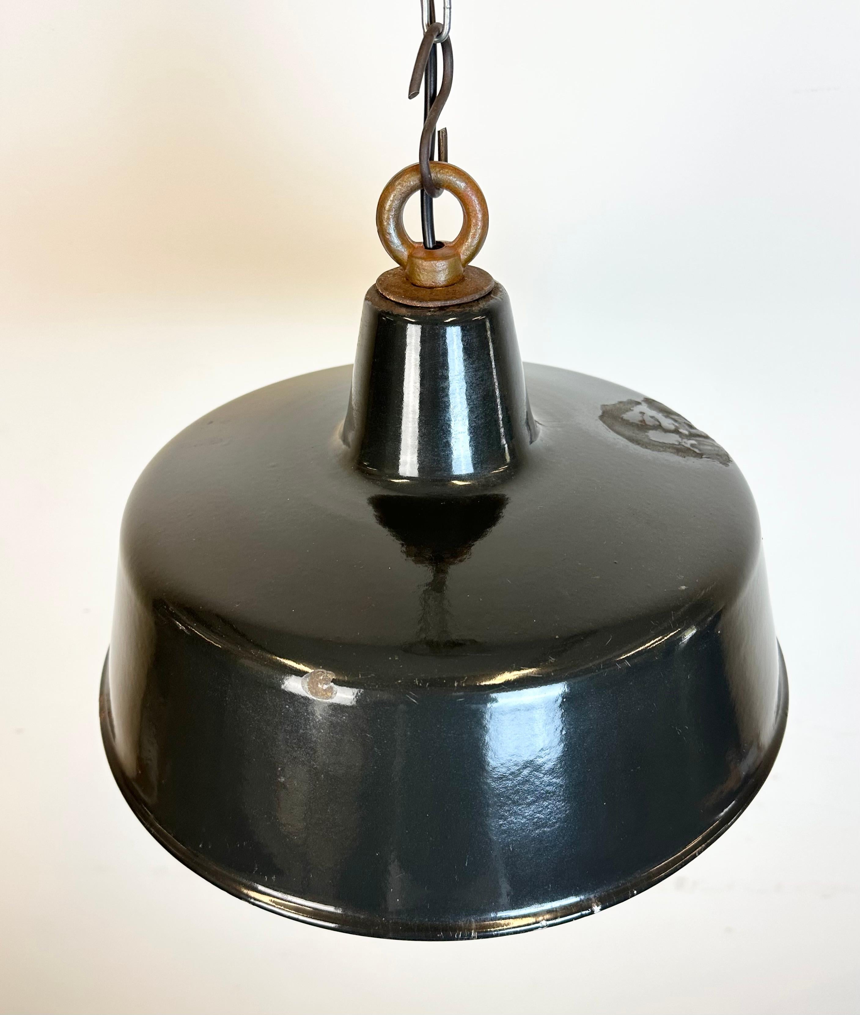 Black Enamel Industrial Pendant Lamp, 1950s For Sale 3