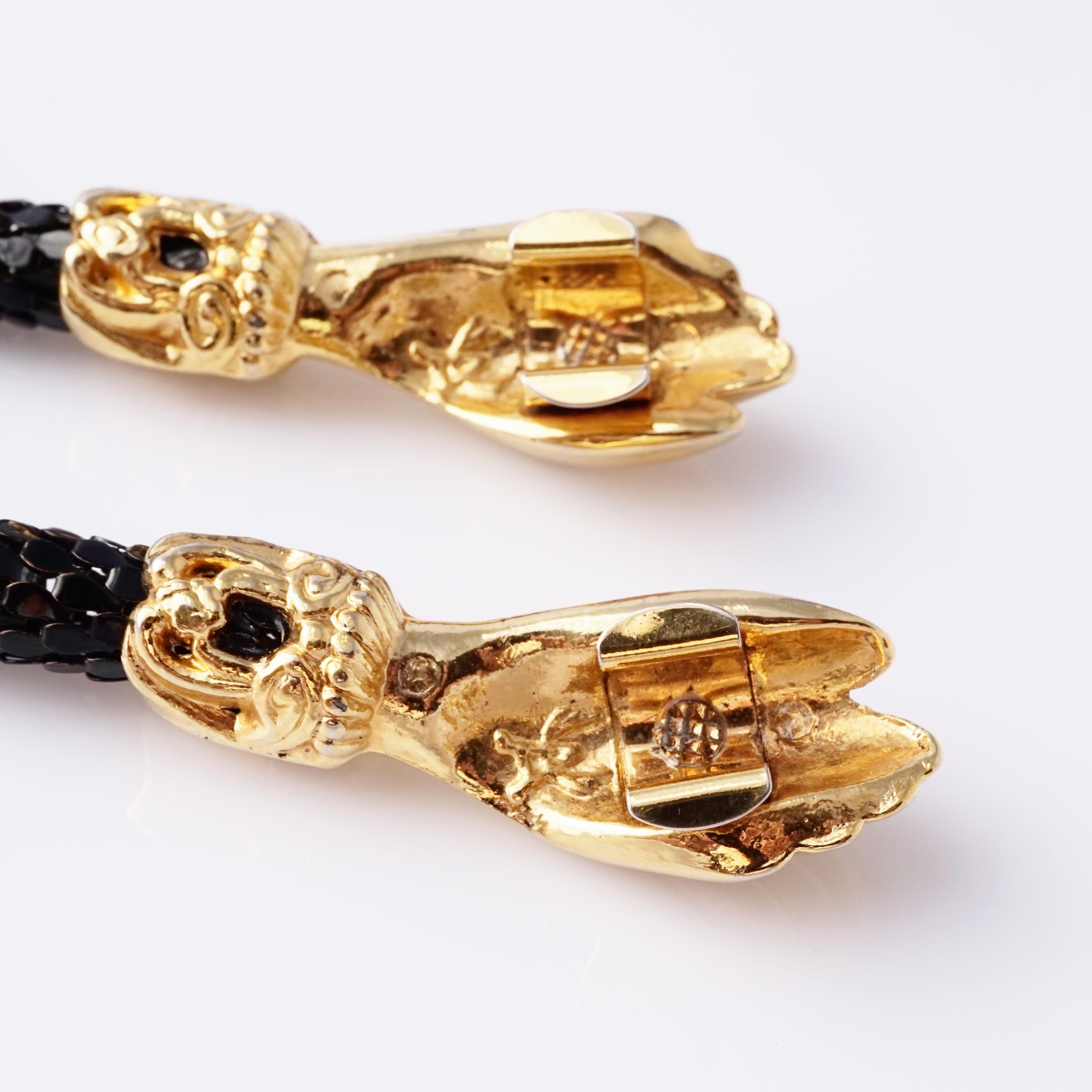 Black Enamel Mesh Necklace or Belt With Gilded Hands Clasp By DL Auld Co, 1970s In Good Condition In McKinney, TX