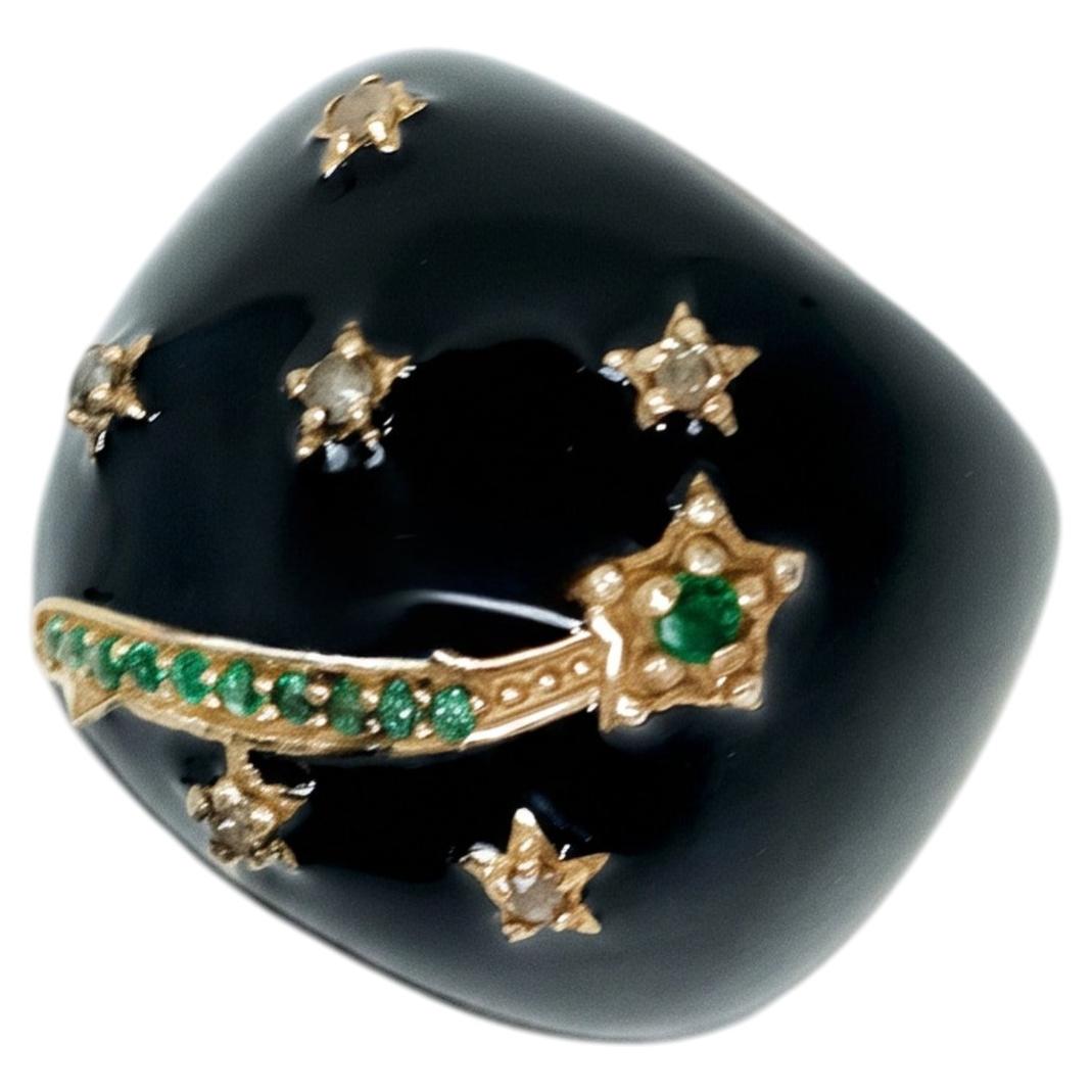 Cocktailring aus schwarzem Emaille mit Smaragd und Diamanten in Sternform