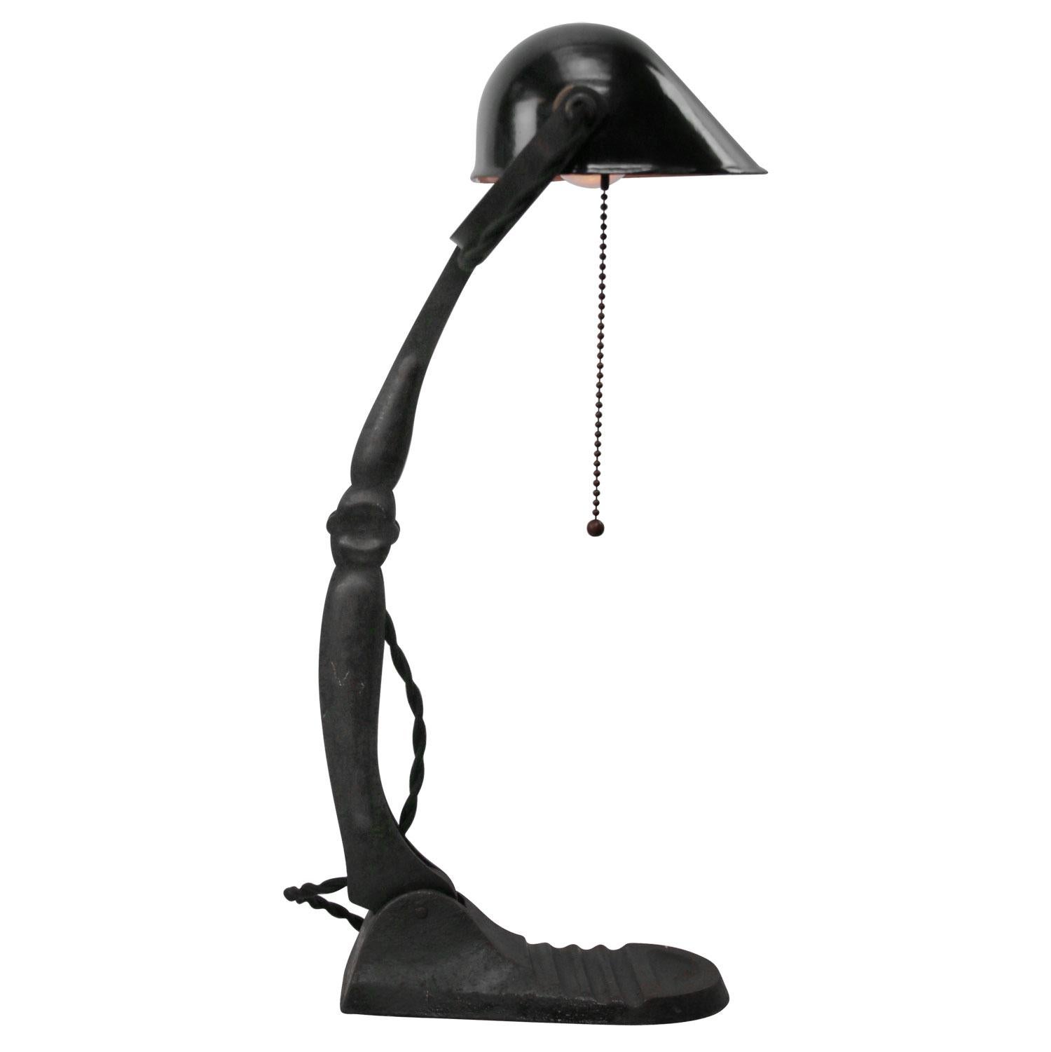 Hungarian black enamel desk light
2.5 meter black cotton flex, plug and pul switch

Also available with US/UK plug

Weight: 2.30 kg / 5.1 lb

Priced per individual item. All lamps have been made suitable by international standards for